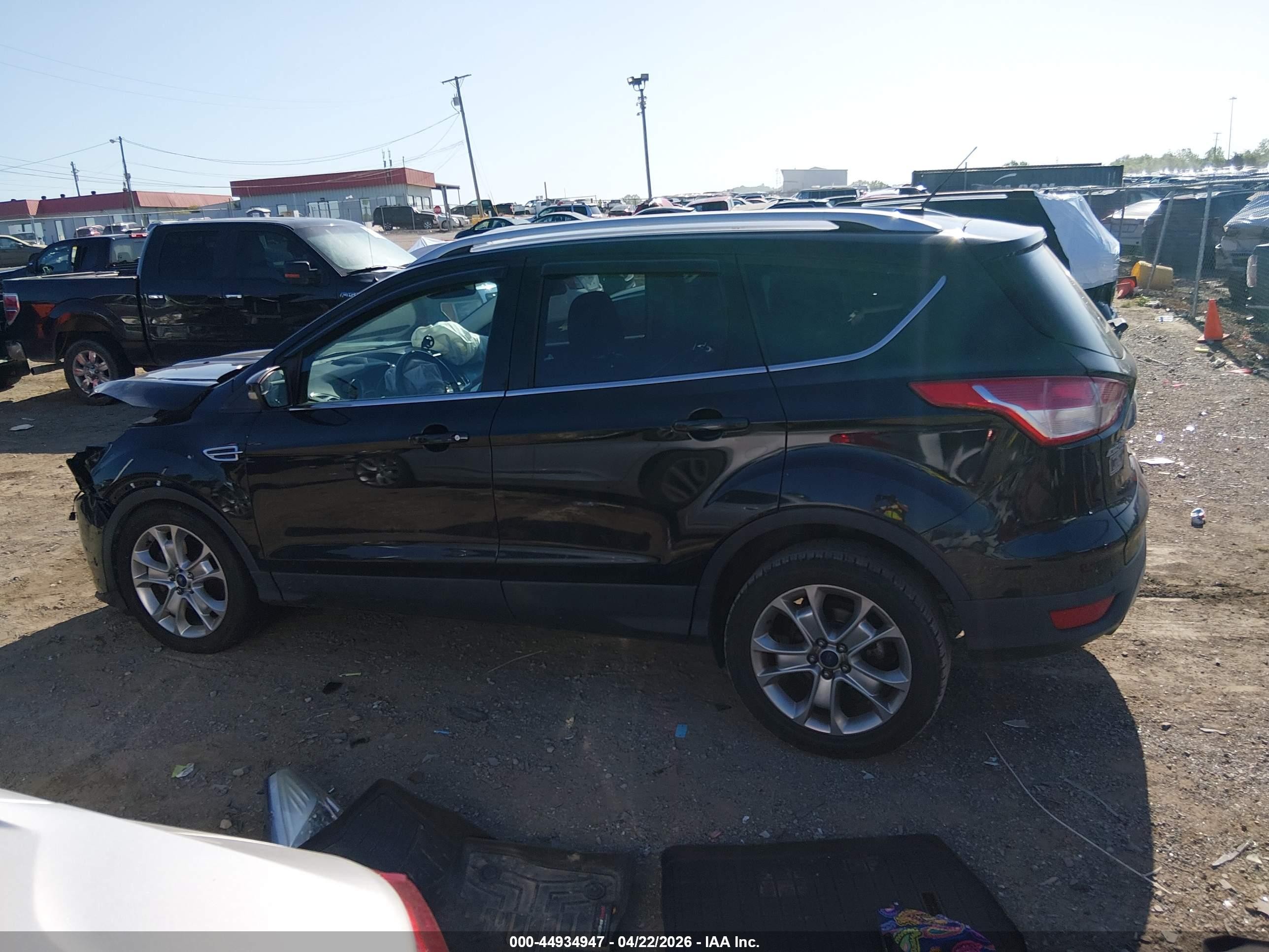 2014 Ford Escape Titanium Черный vin: 1FMCU0J90EUC18594