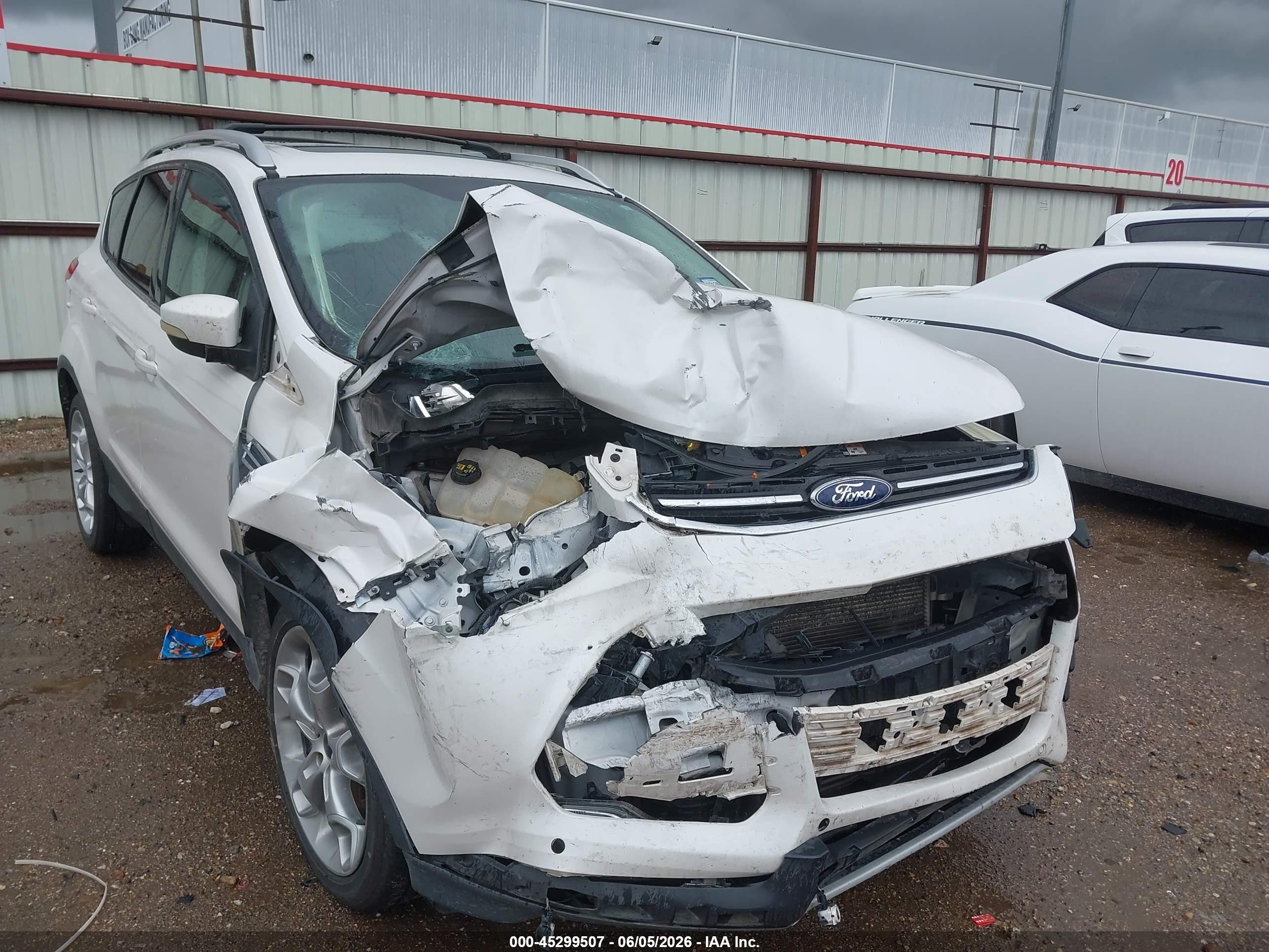 2014 Ford Escape Titanium White vin: 1FMCU0J90EUD57799
