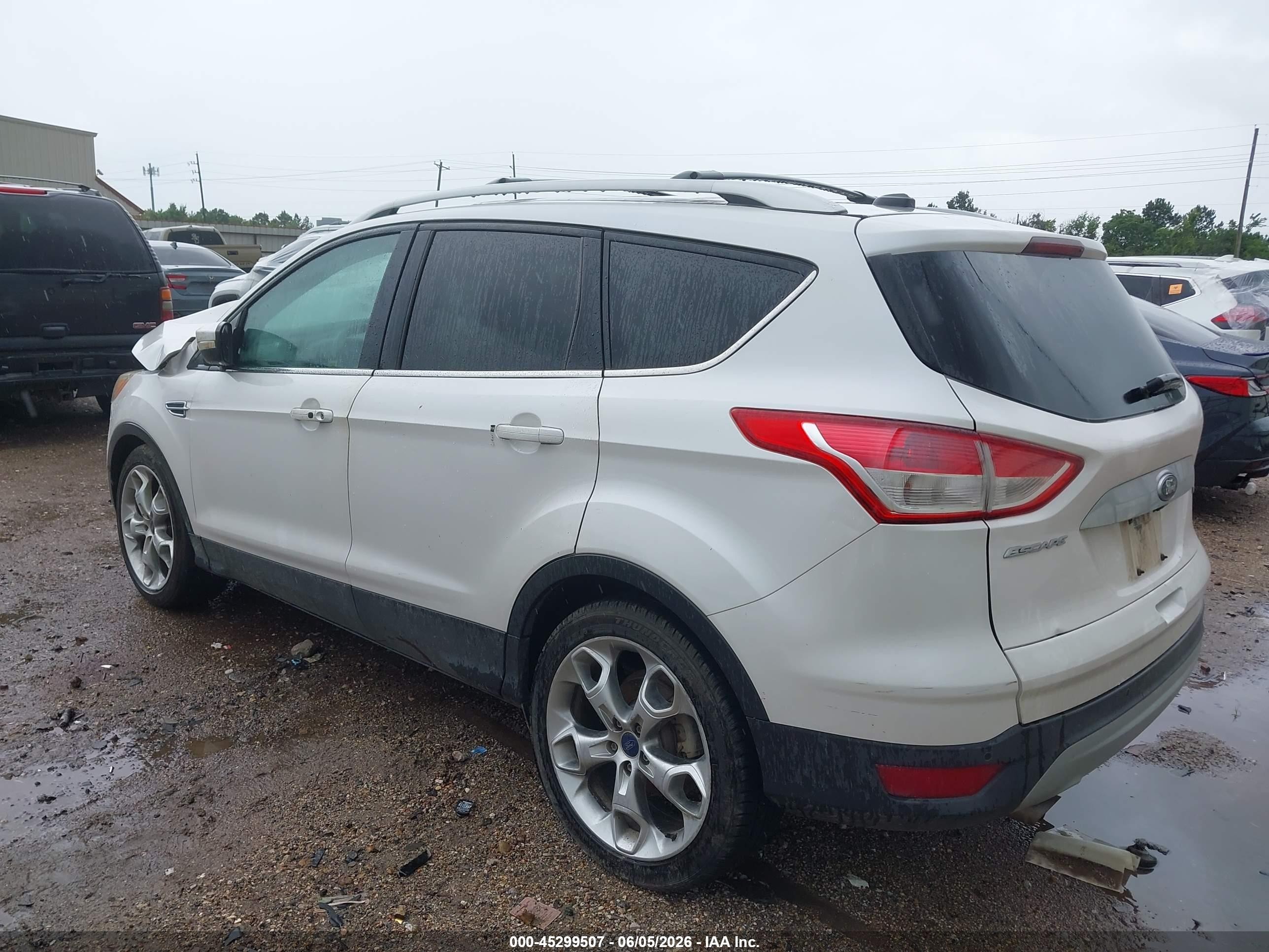 2014 Ford Escape Titanium White vin: 1FMCU0J90EUD57799