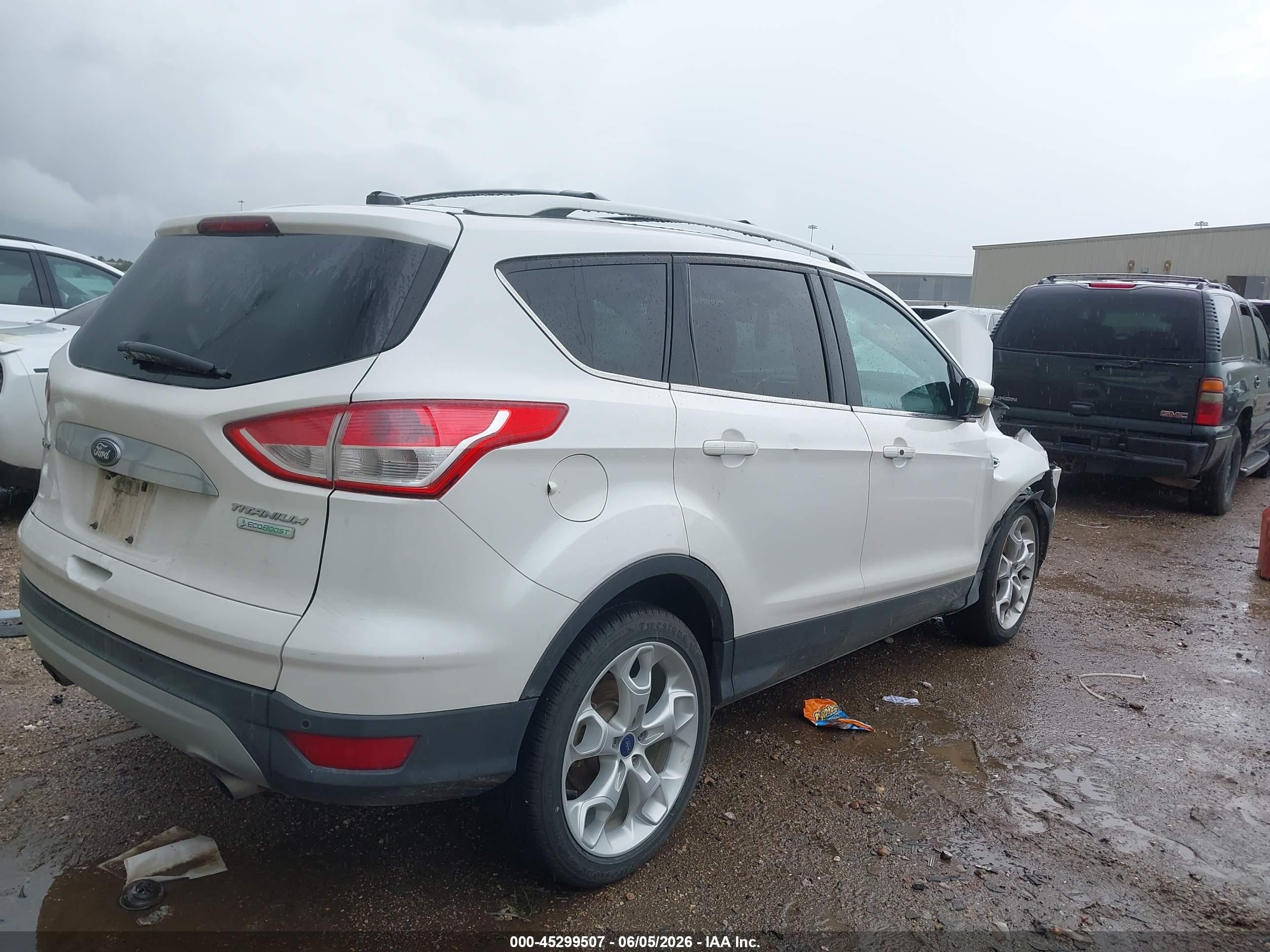 2014 Ford Escape Titanium White vin: 1FMCU0J90EUD57799