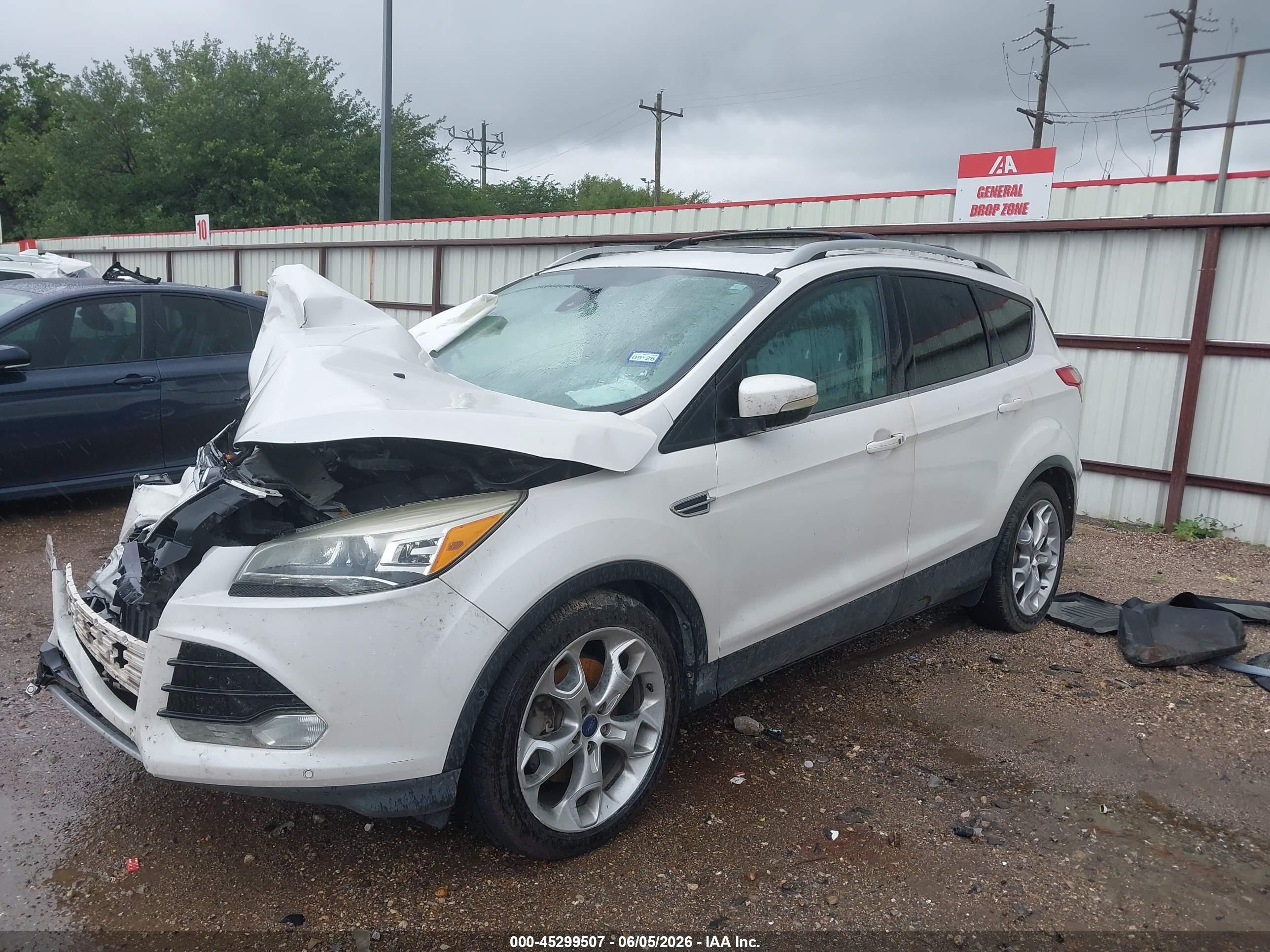 2014 Ford Escape Titanium White vin: 1FMCU0J90EUD57799