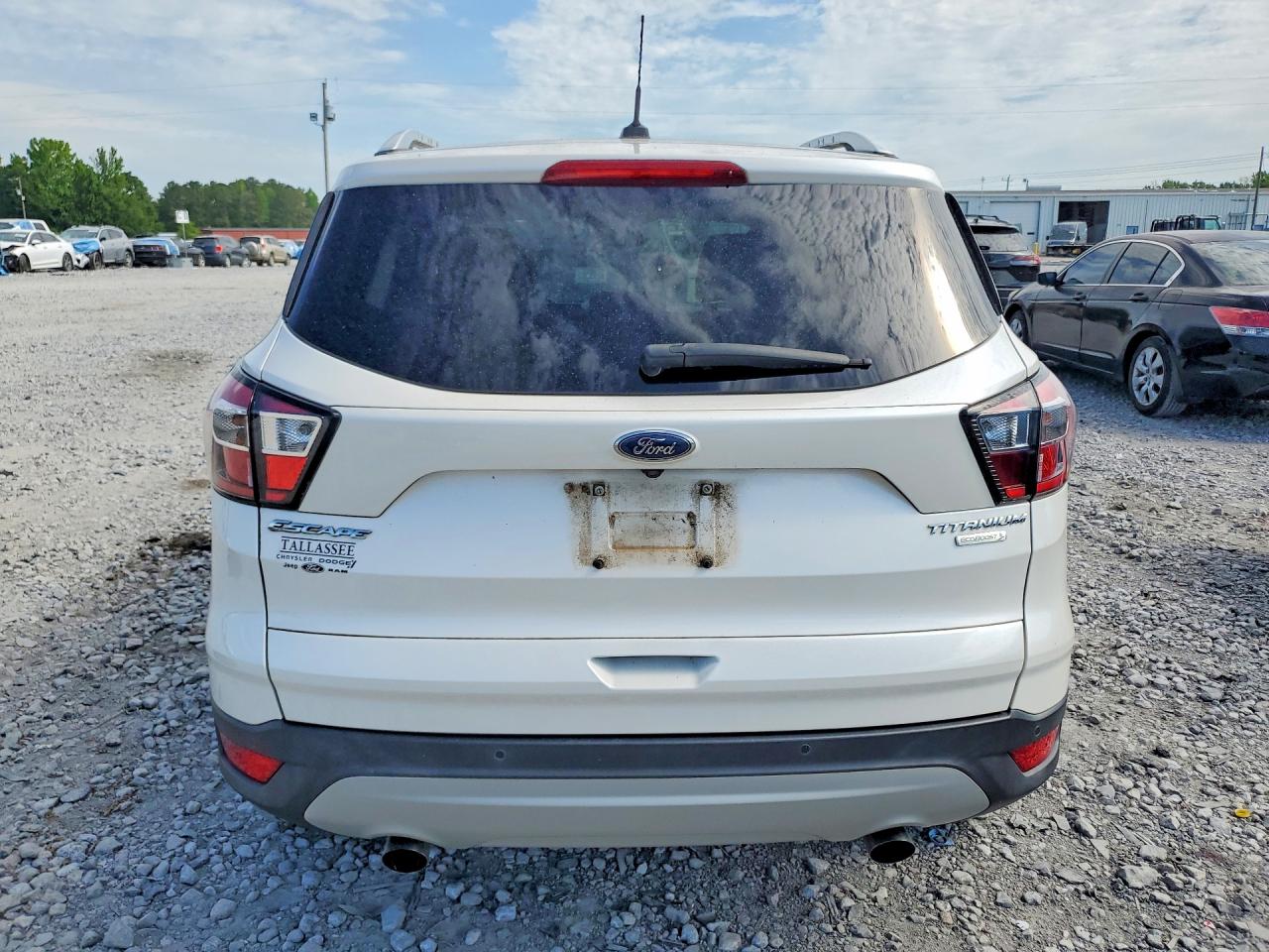 2017 Ford Escape Titanium White vin: 1FMCU0J90HUE43117