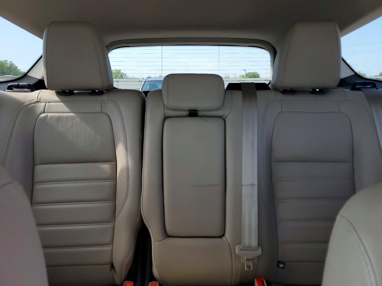 2017 Ford Escape Titanium White vin: 1FMCU0J90HUE43117