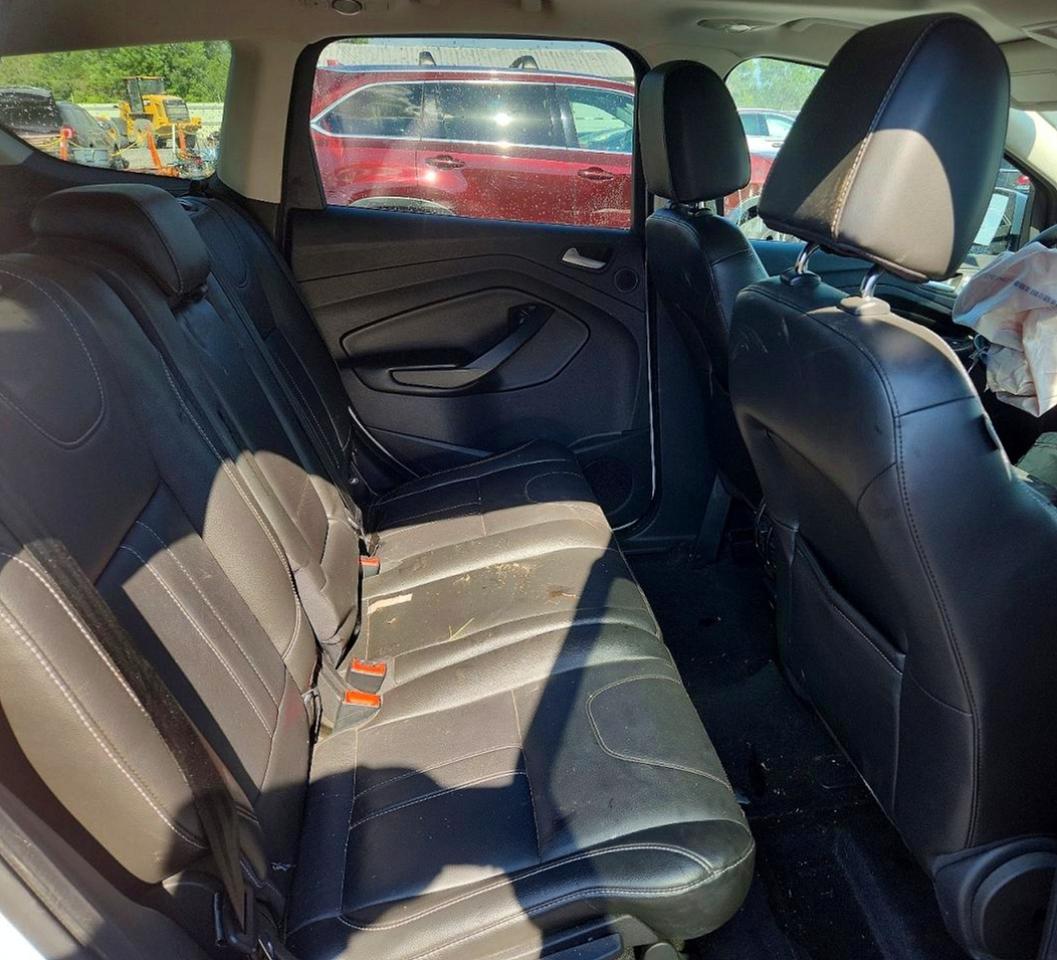 2013 Ford Escape Titanium White vin: 1FMCU0J91DUA58143