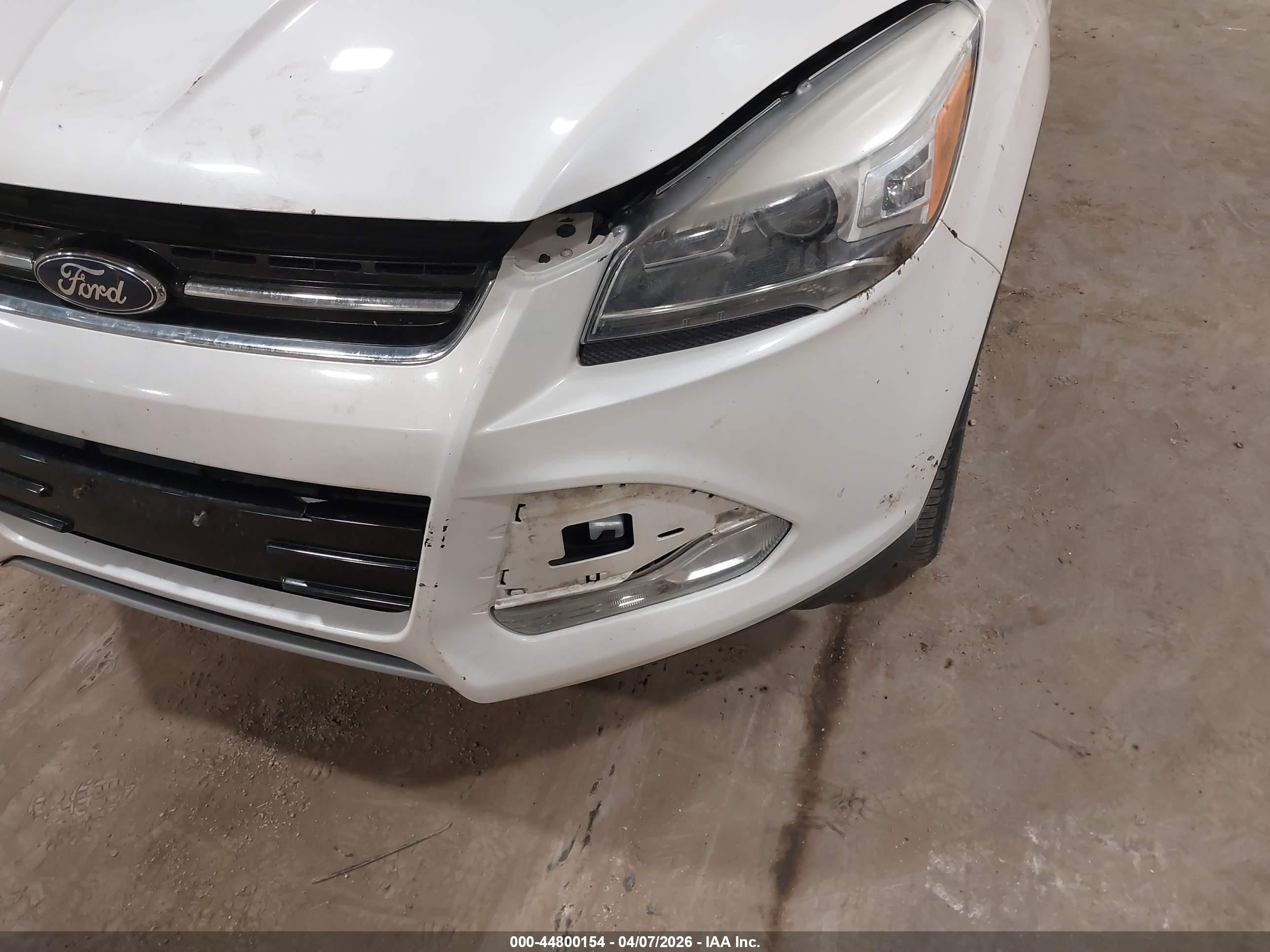2013 Ford Escape Titanium White vin: 1FMCU0J91DUC24483