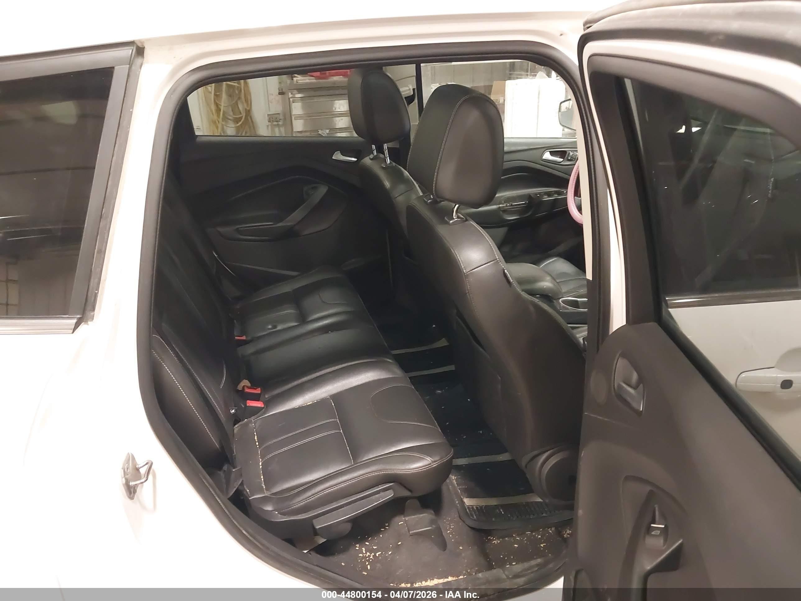 2013 Ford Escape Titanium White vin: 1FMCU0J91DUC24483