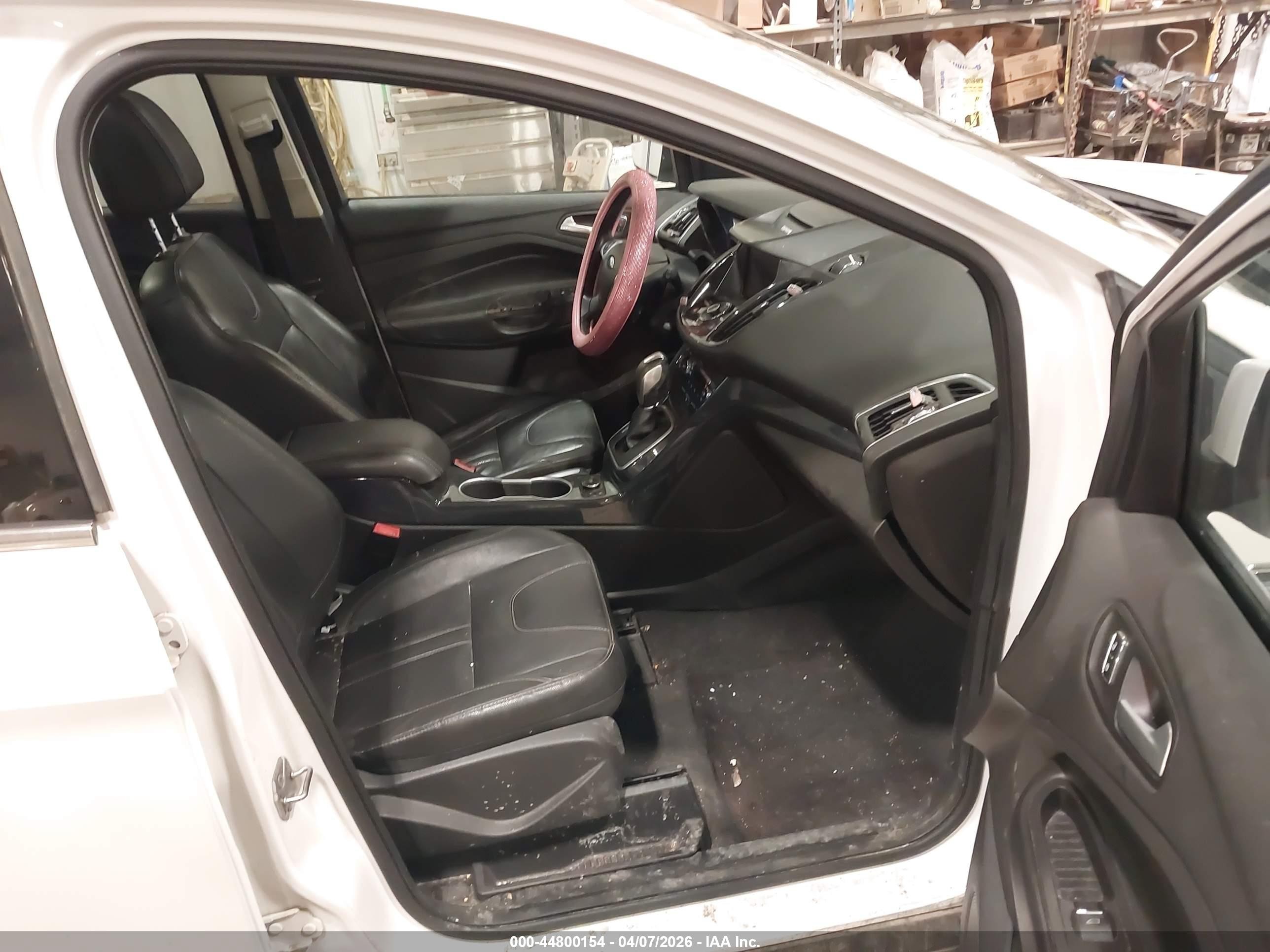 2013 Ford Escape Titanium White vin: 1FMCU0J91DUC24483