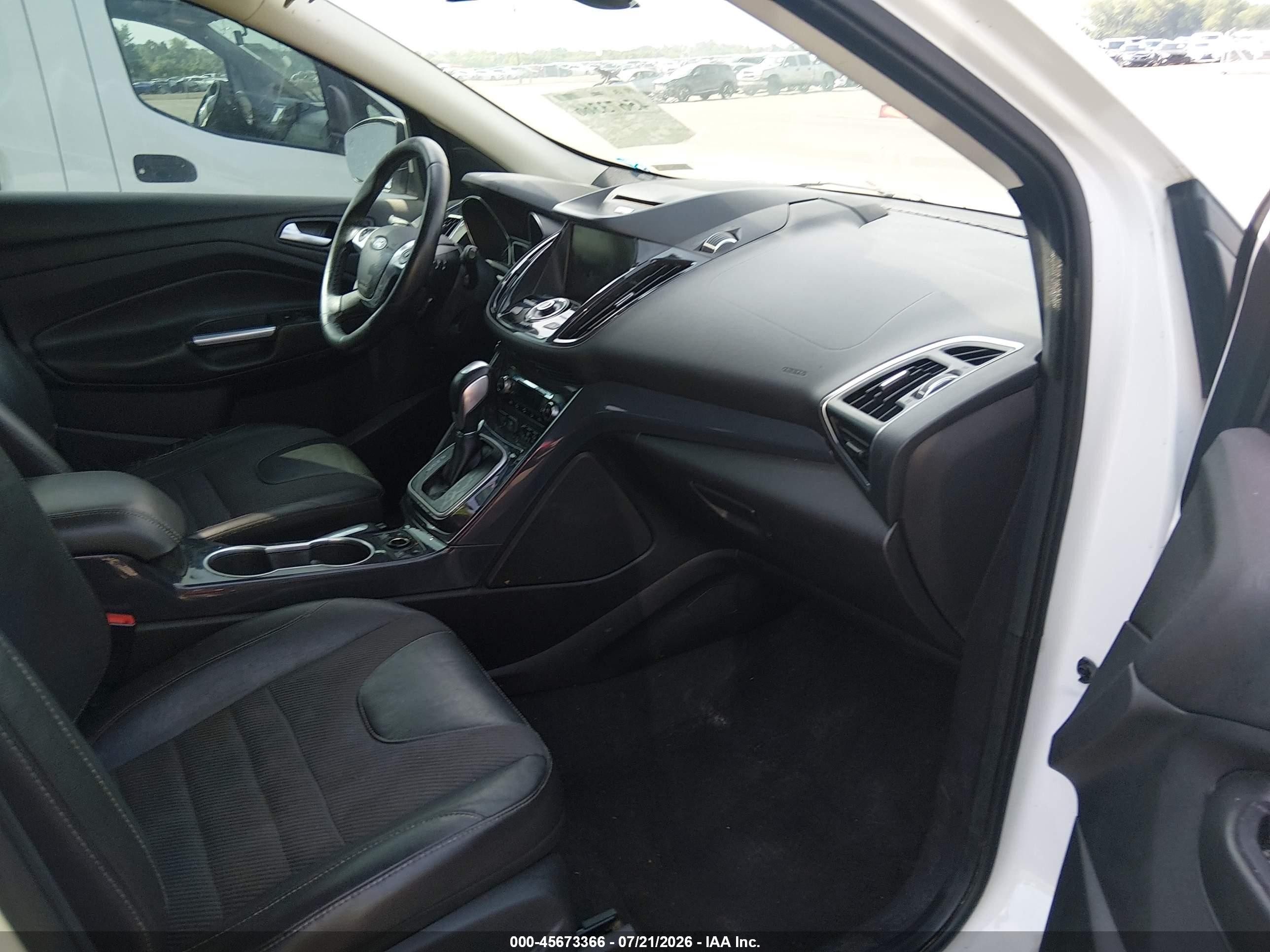 2013 Ford Escape Titanium White vin: 1FMCU0J91DUD32618