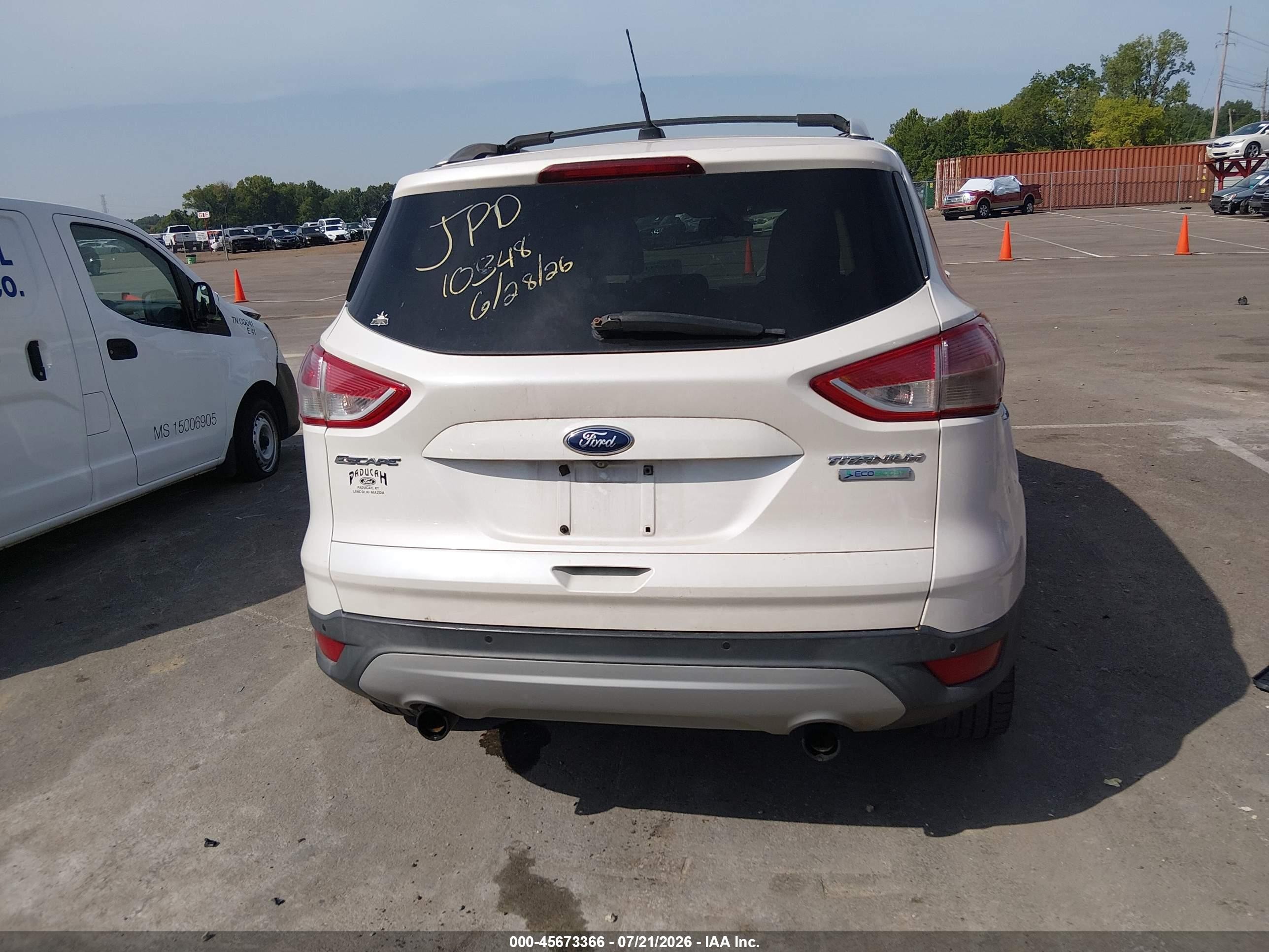 2013 Ford Escape Titanium White vin: 1FMCU0J91DUD32618