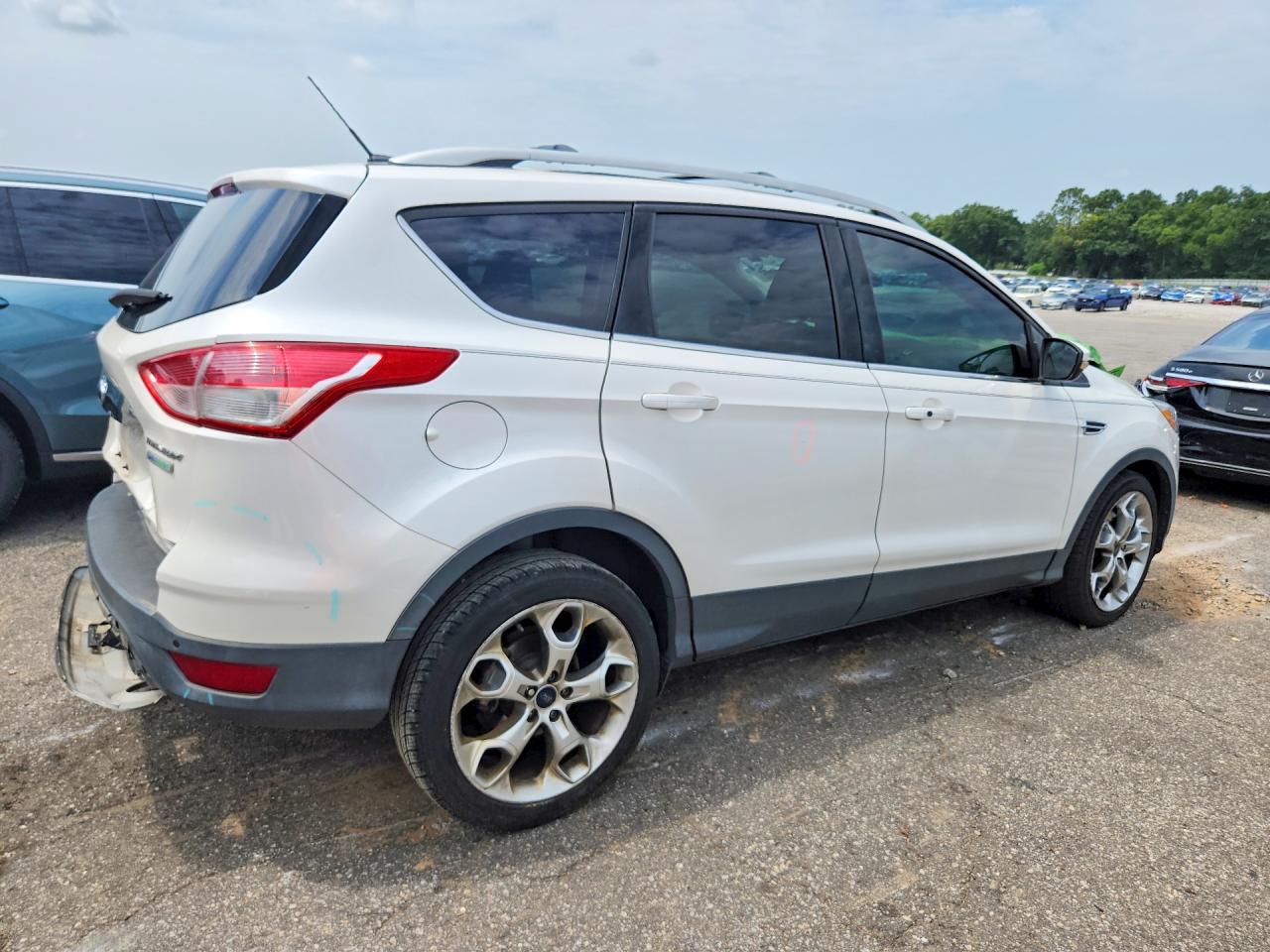 2014 Ford Escape Titanium White vin: 1FMCU0J91EUB92958