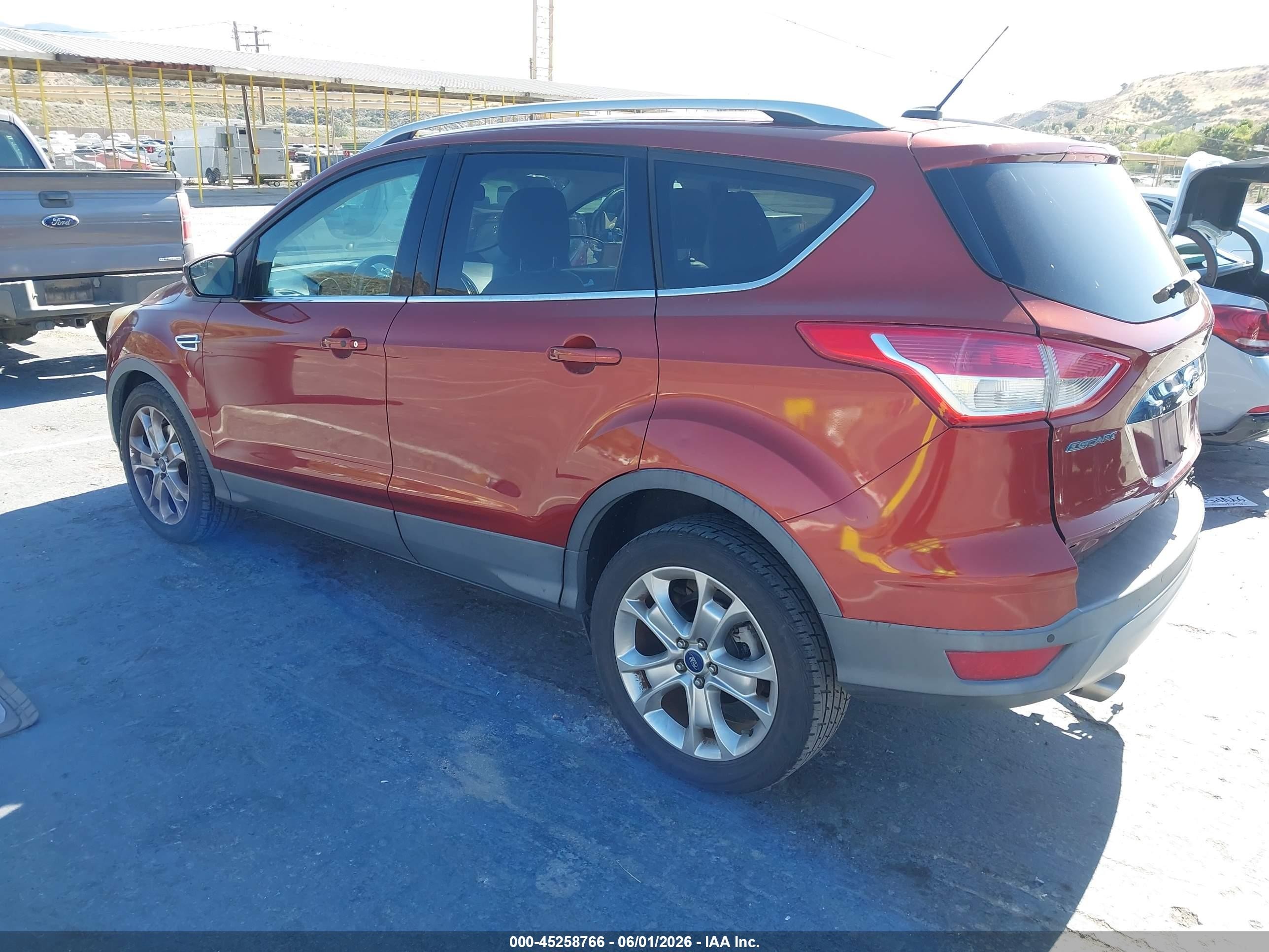 2014 Ford Escape Titanium Красный vin: 1FMCU0J91EUD09390