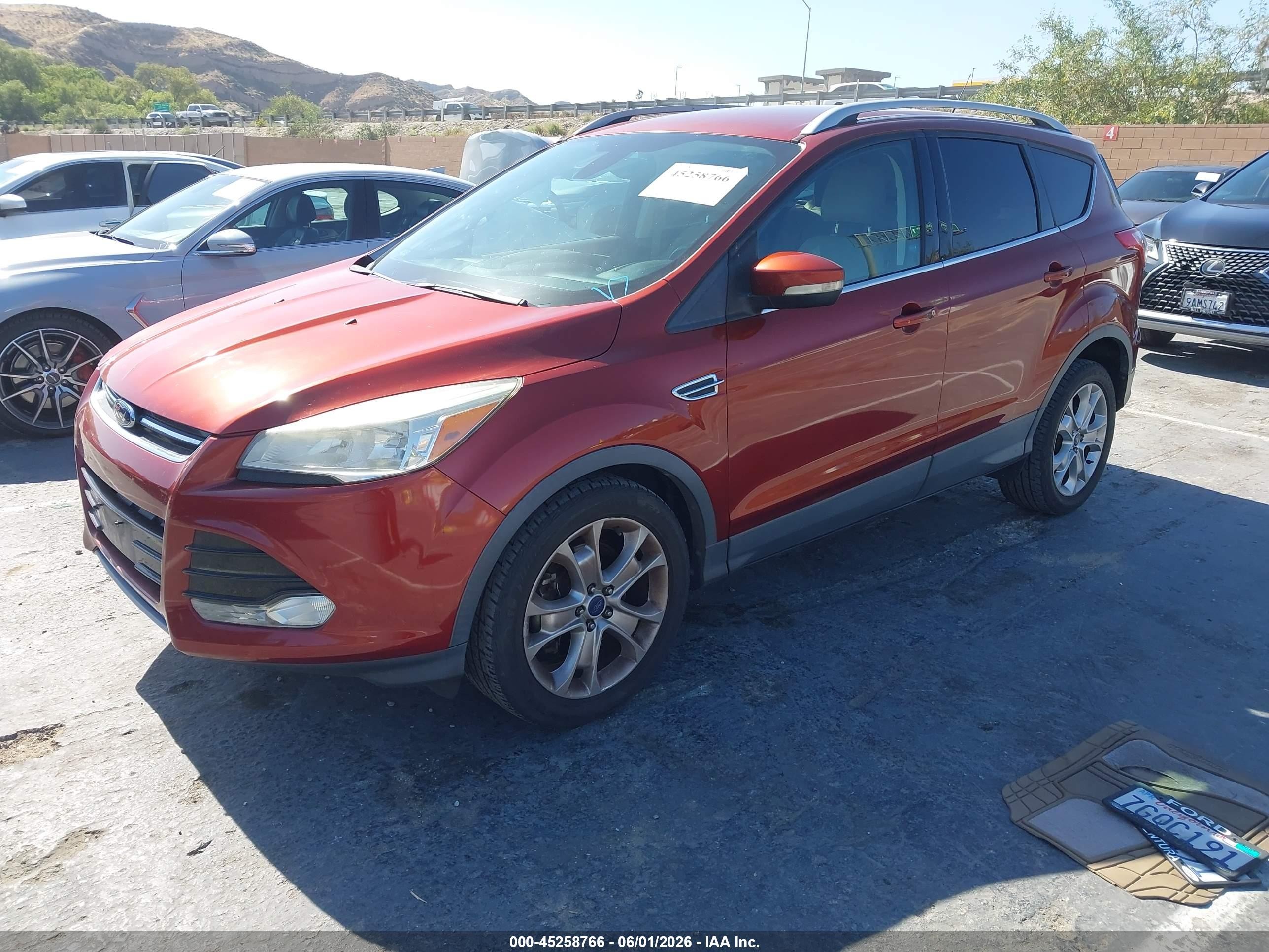 2014 Ford Escape Titanium Красный vin: 1FMCU0J91EUD09390