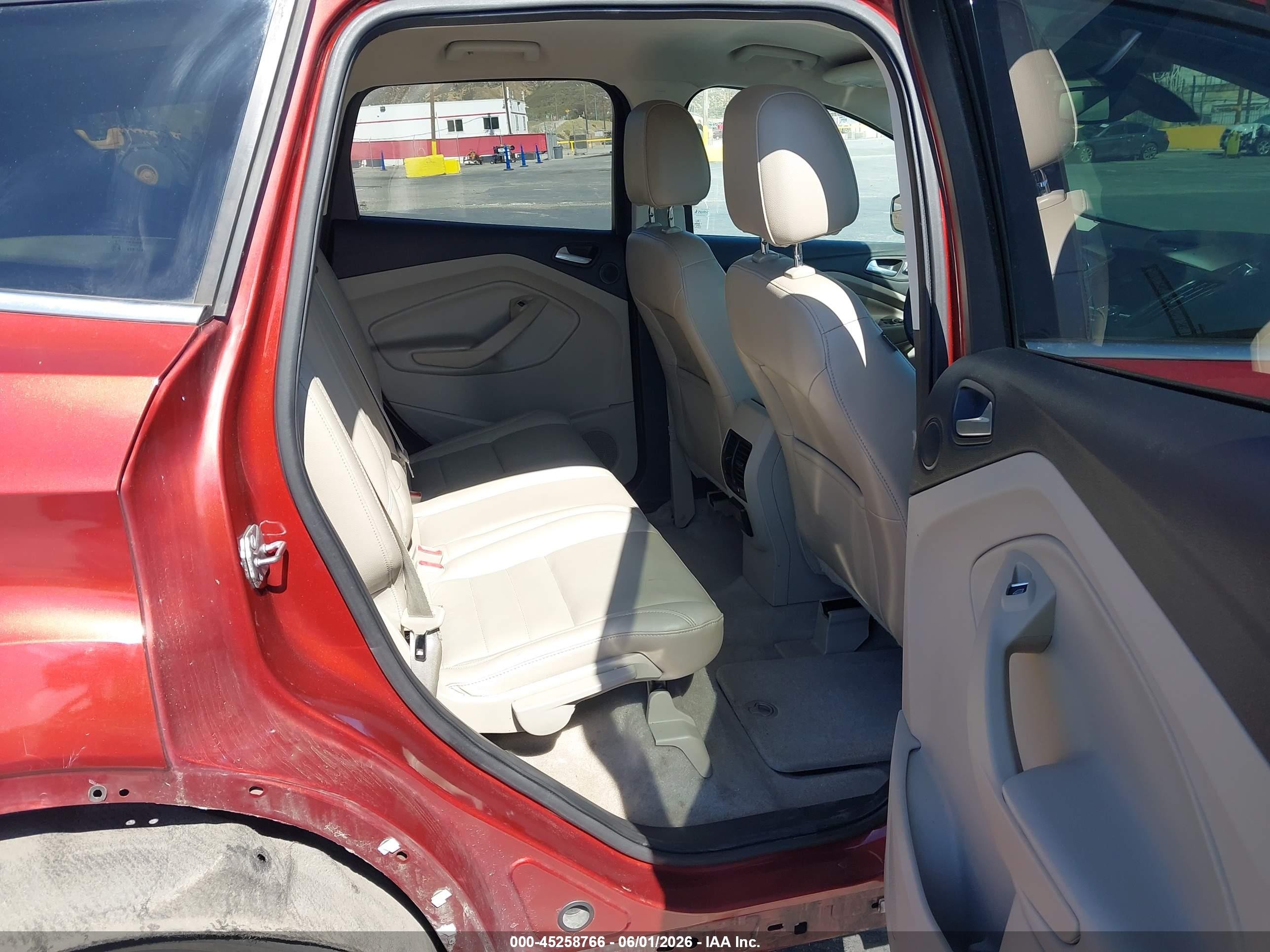 2014 Ford Escape Titanium Красный vin: 1FMCU0J91EUD09390