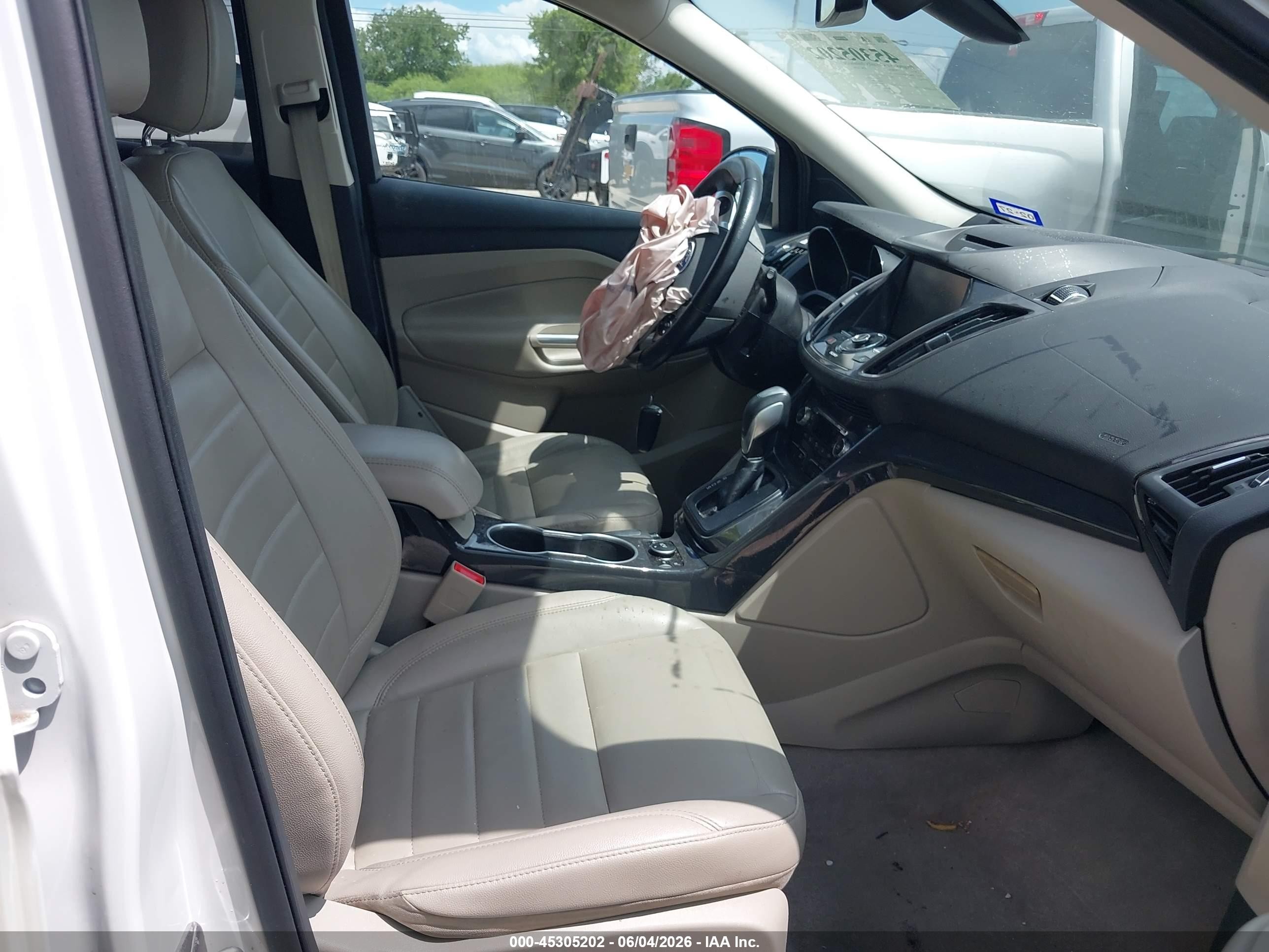 2014 Ford Escape Titanium White vin: 1FMCU0J91EUD56077