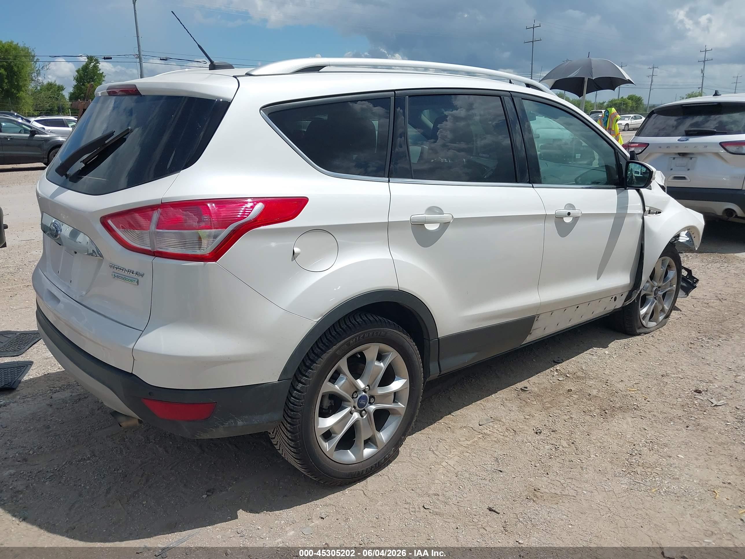 2014 Ford Escape Titanium White vin: 1FMCU0J91EUD56077