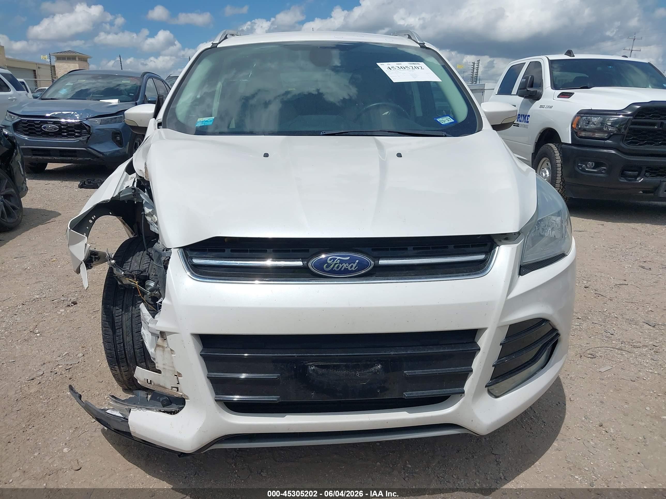 2014 Ford Escape Titanium White vin: 1FMCU0J91EUD56077