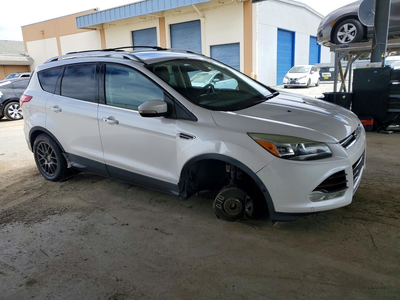 2013 Ford Escape Titanium White vin: 1FMCU0J92DUB15465
