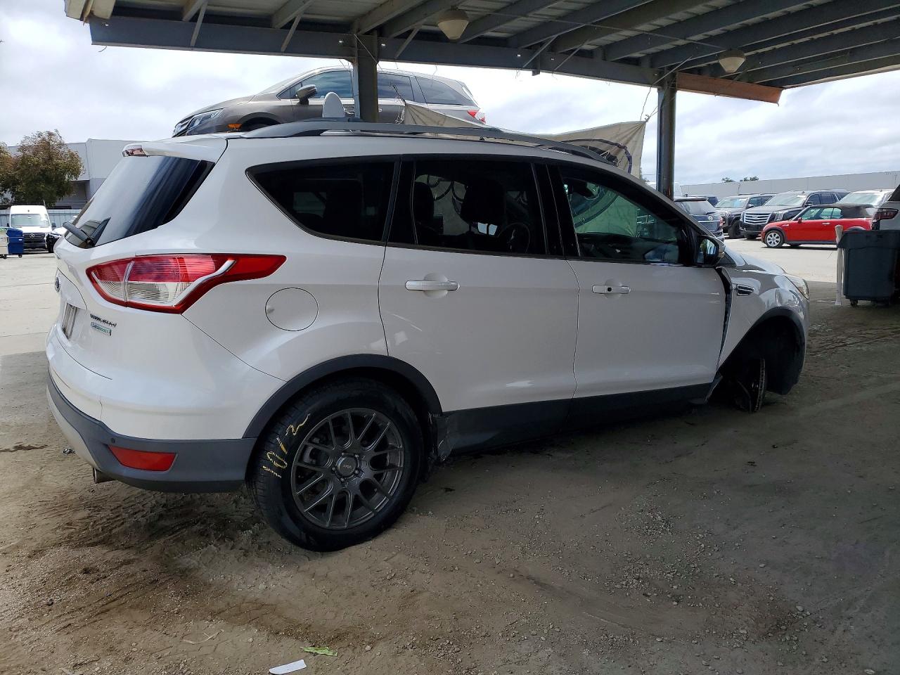 2013 Ford Escape Titanium White vin: 1FMCU0J92DUB15465