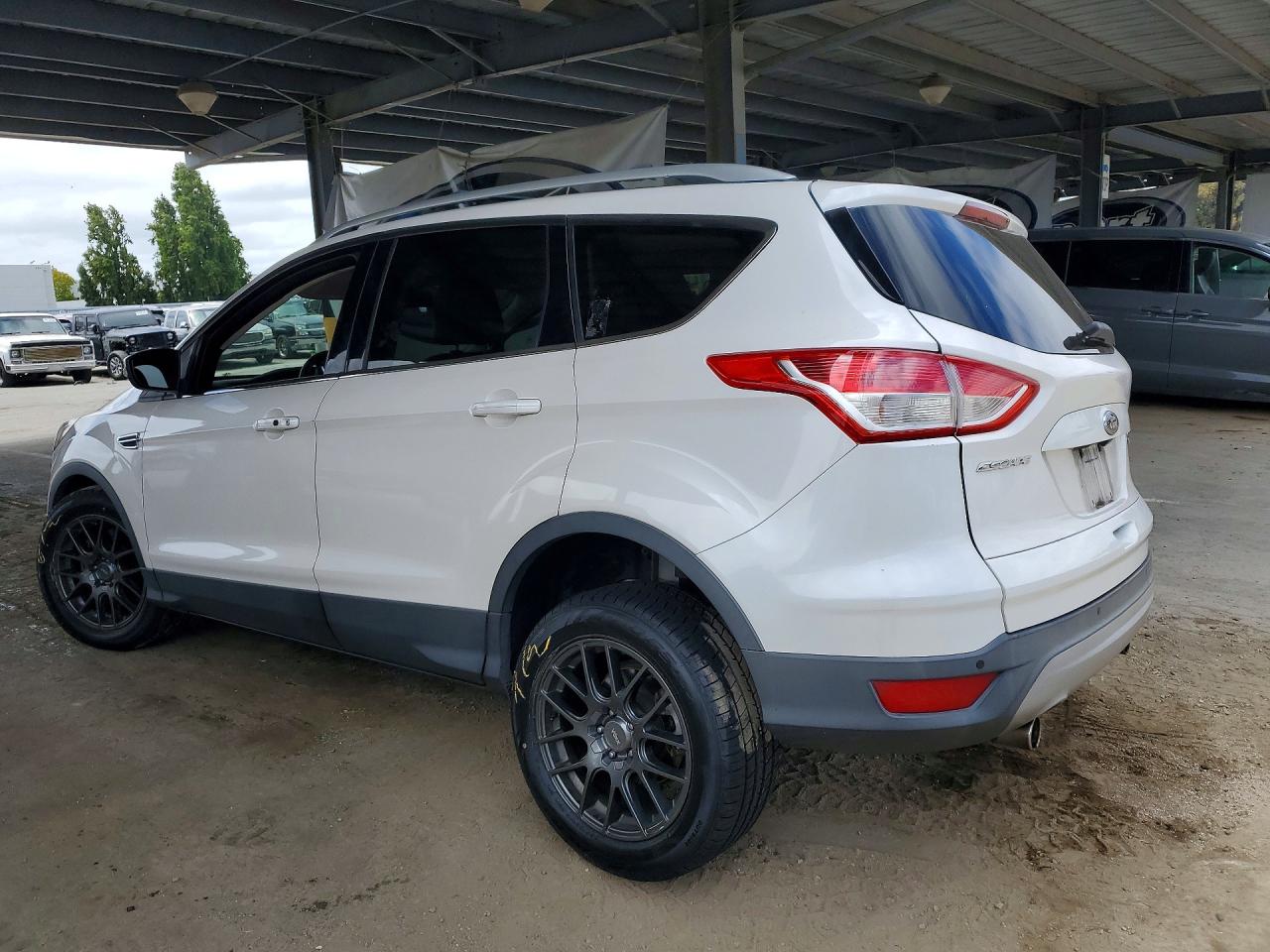 2013 Ford Escape Titanium White vin: 1FMCU0J92DUB15465