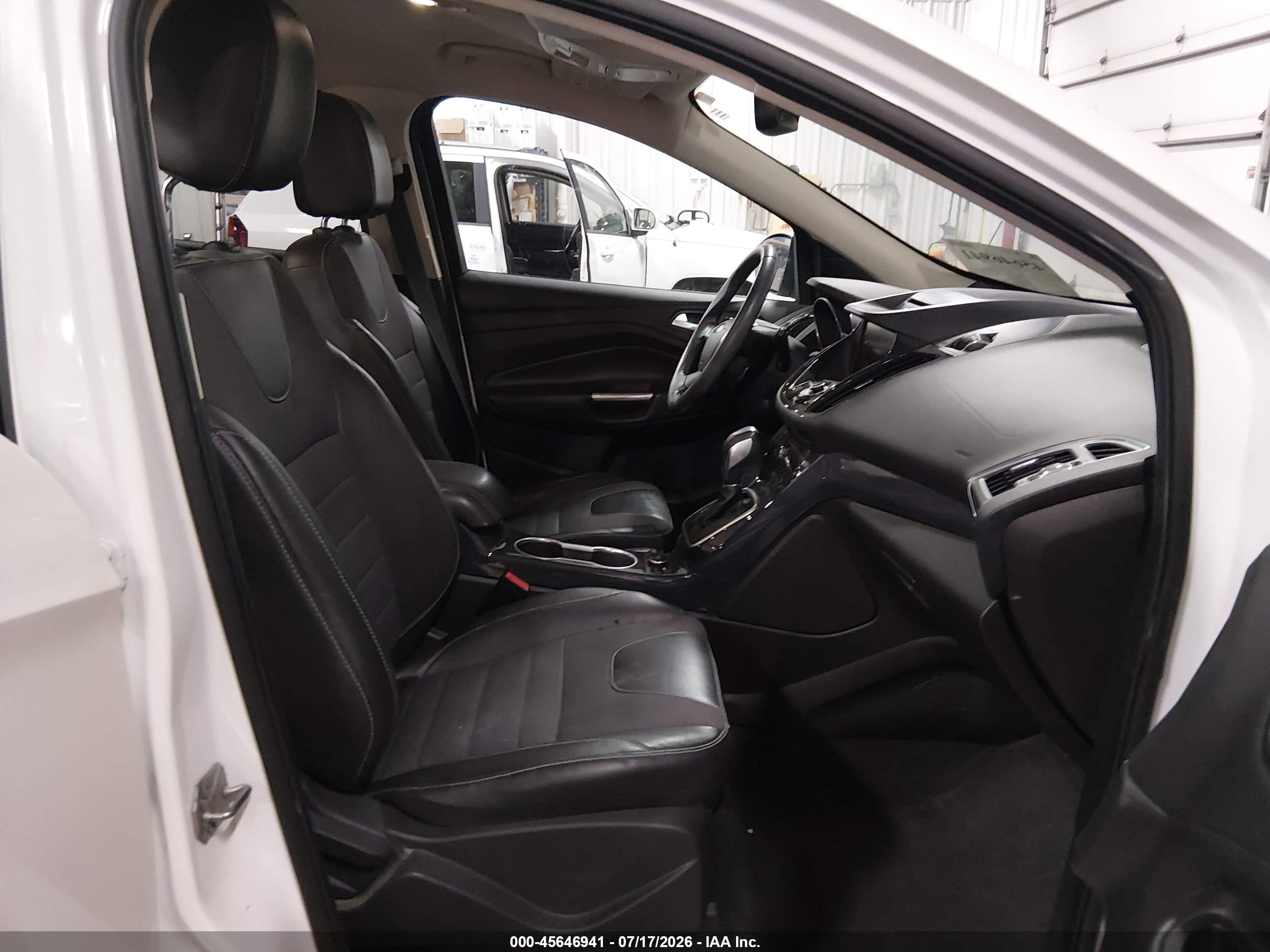 2013 Ford Escape Titanium White vin: 1FMCU0J92DUD37861