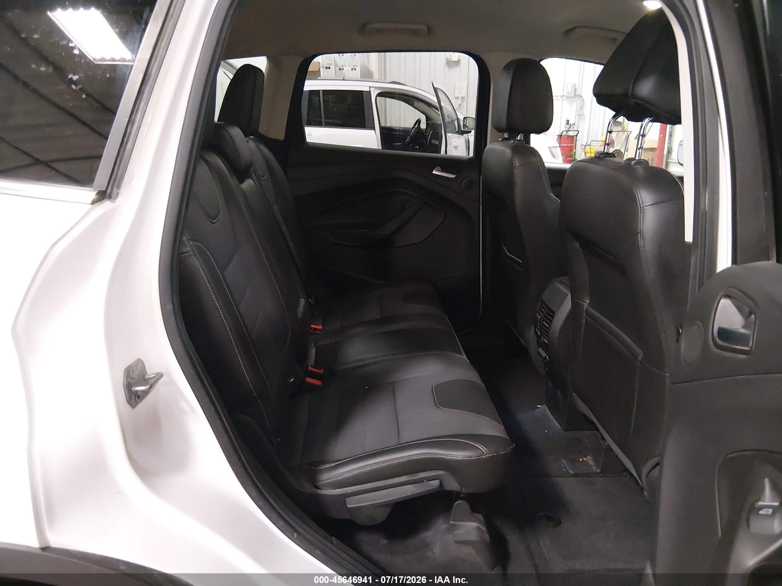 2013 Ford Escape Titanium White vin: 1FMCU0J92DUD37861