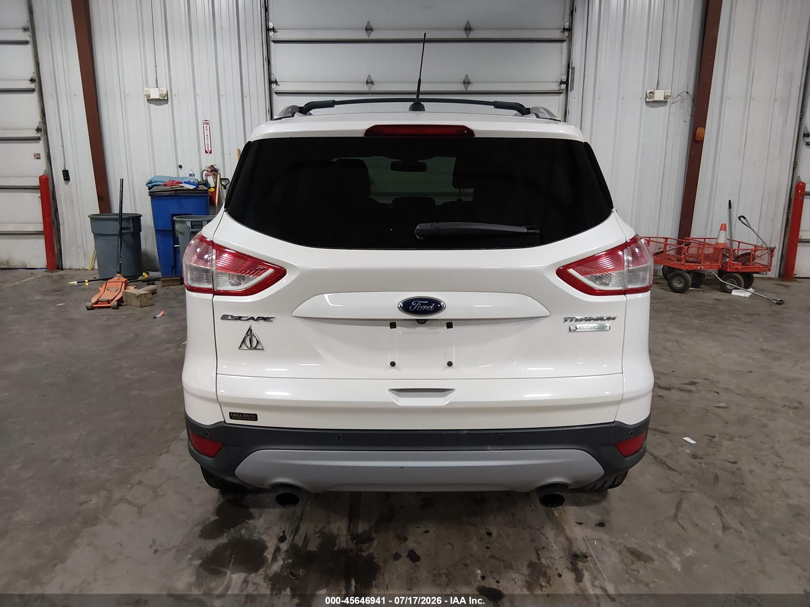 2013 Ford Escape Titanium White vin: 1FMCU0J92DUD37861