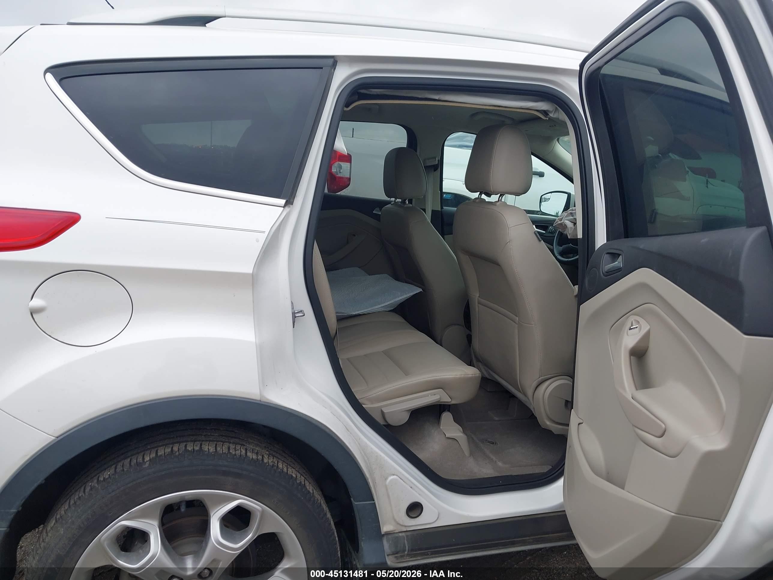 2014 Ford Escape Titanium White vin: 1FMCU0J92EUA89631