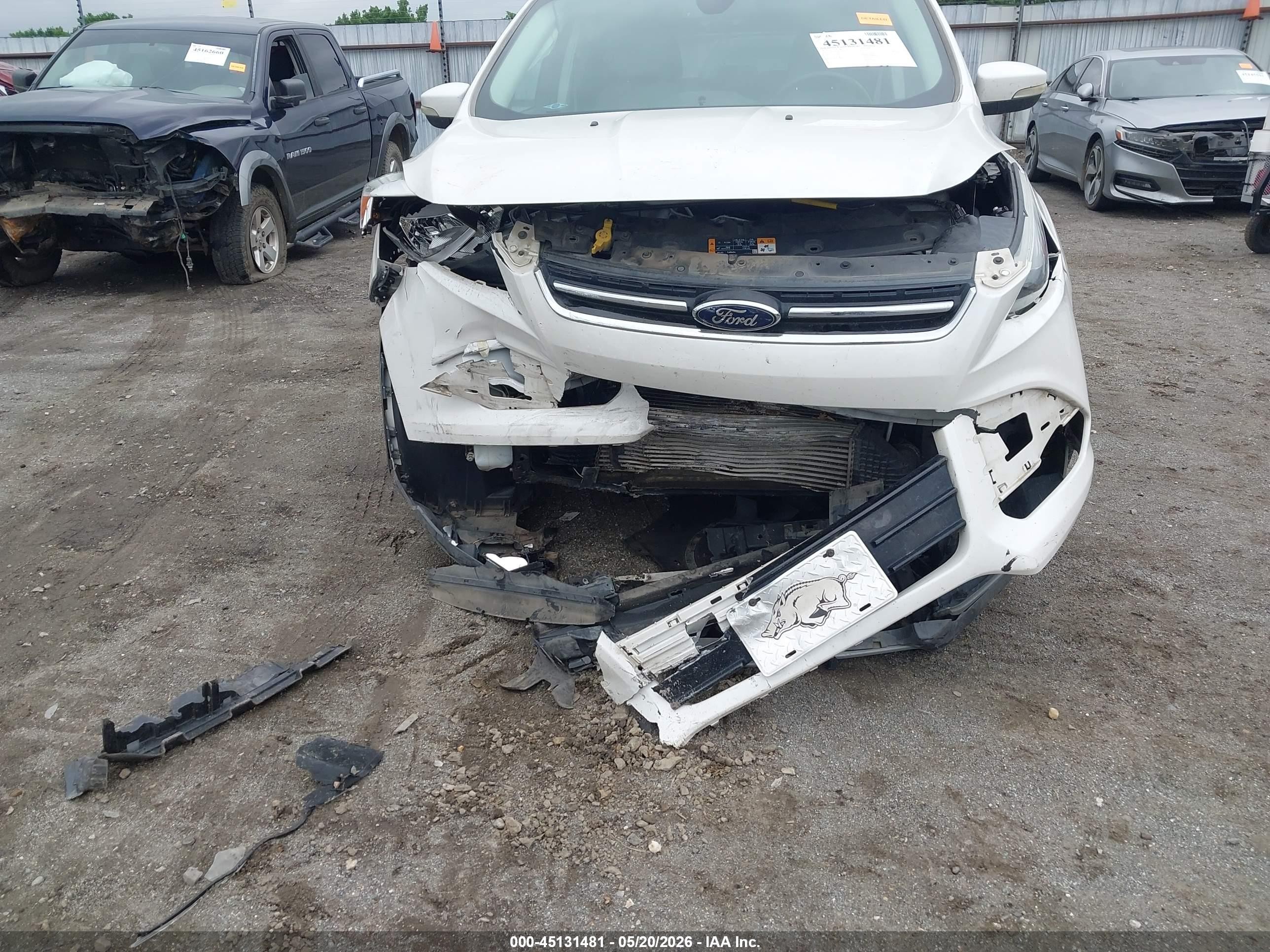 2014 Ford Escape Titanium White vin: 1FMCU0J92EUA89631