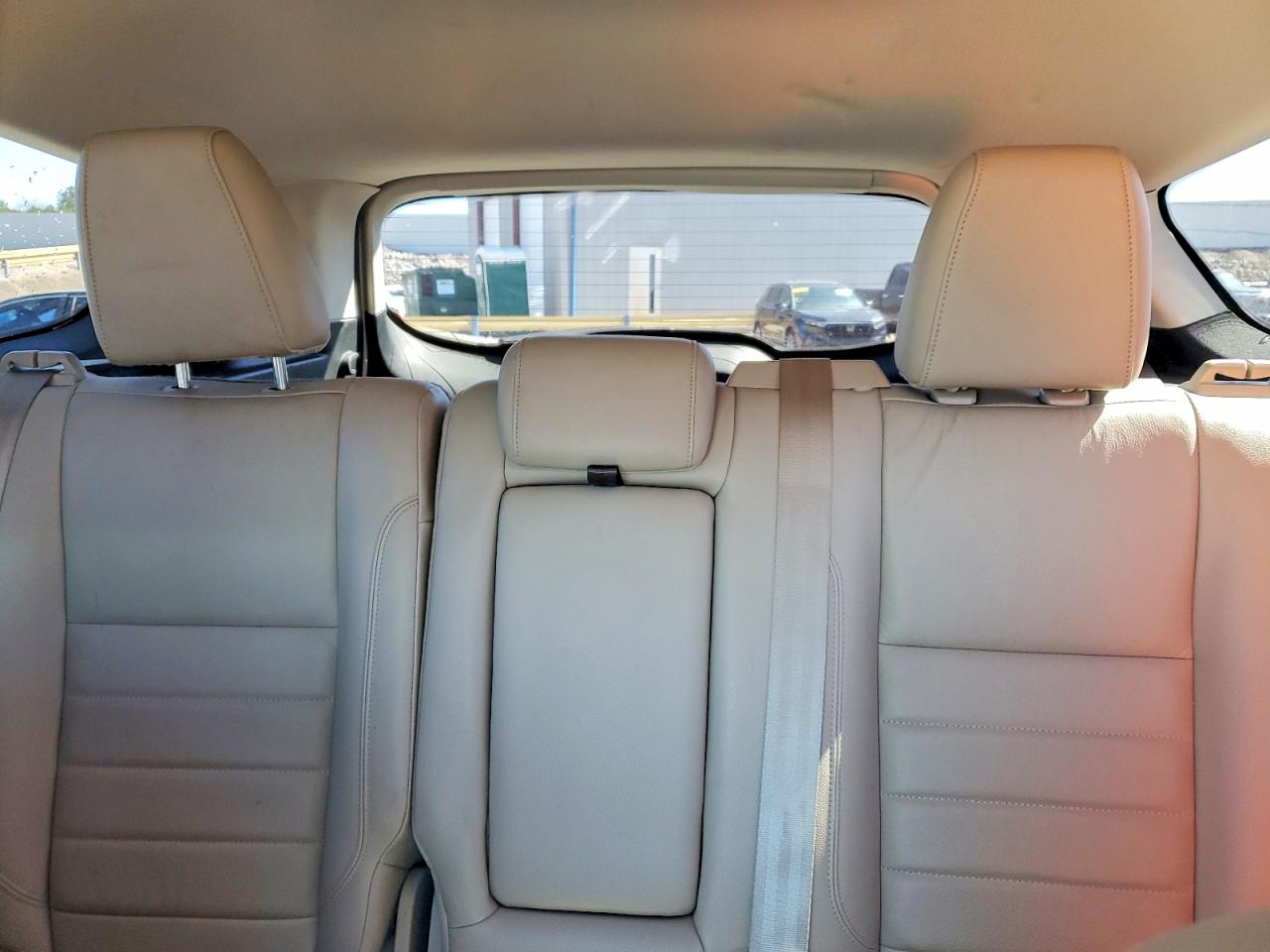2015 Ford Escape Titanium White vin: 1FMCU0J92FUB15968