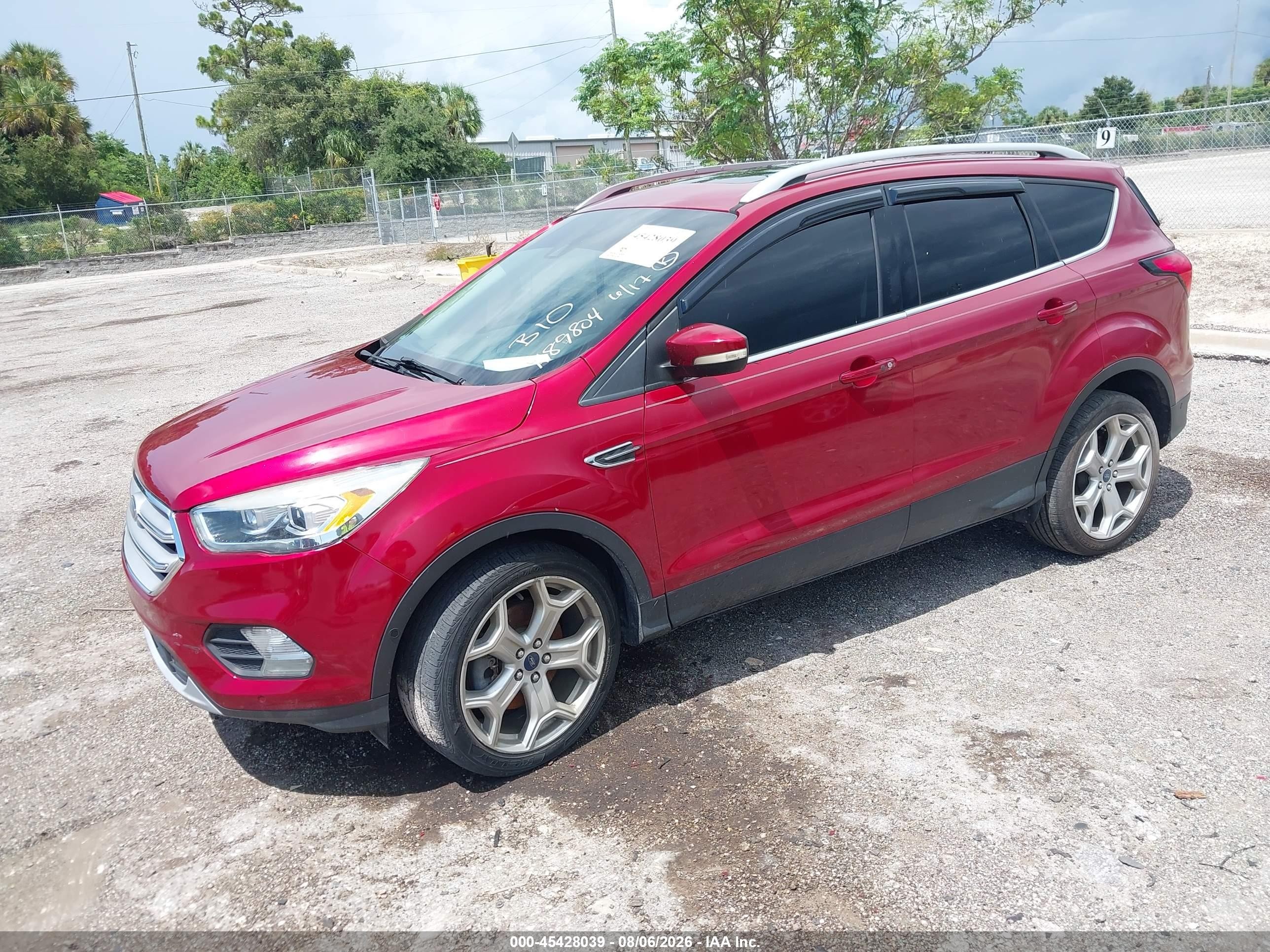 2019 Ford Escape Titanium Темно-бордовый vin: 1FMCU0J92KUA89804