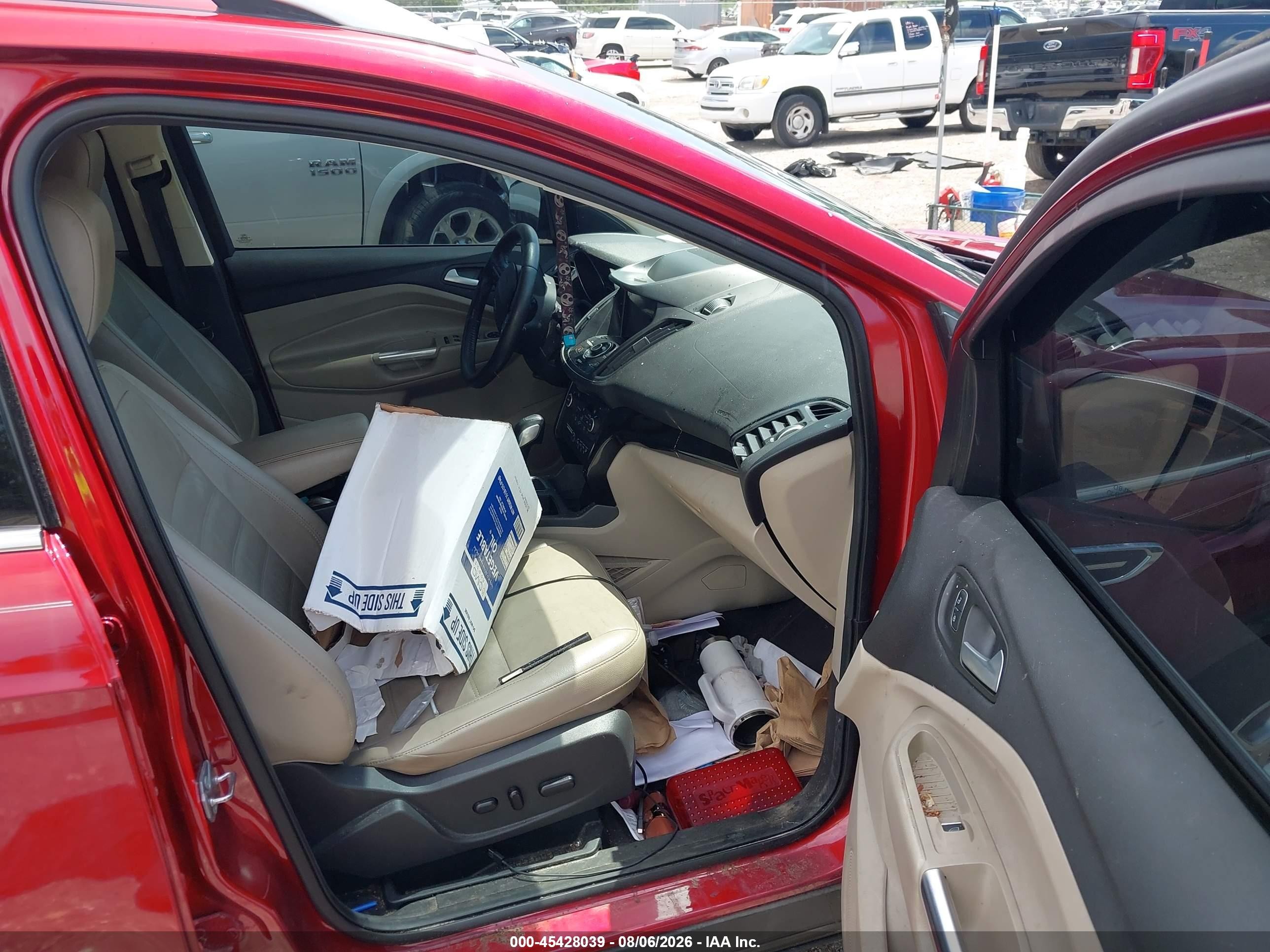 2019 Ford Escape Titanium Темно-бордовый vin: 1FMCU0J92KUA89804