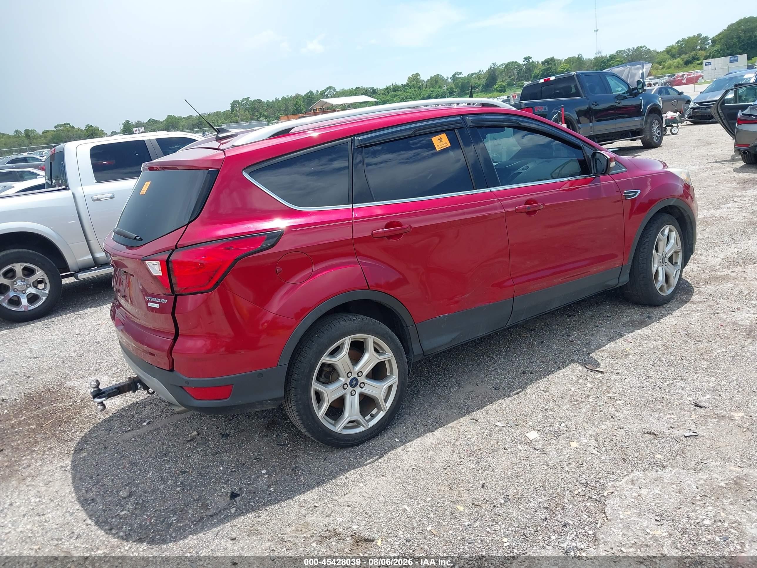 2019 Ford Escape Titanium Темно-бордовый vin: 1FMCU0J92KUA89804