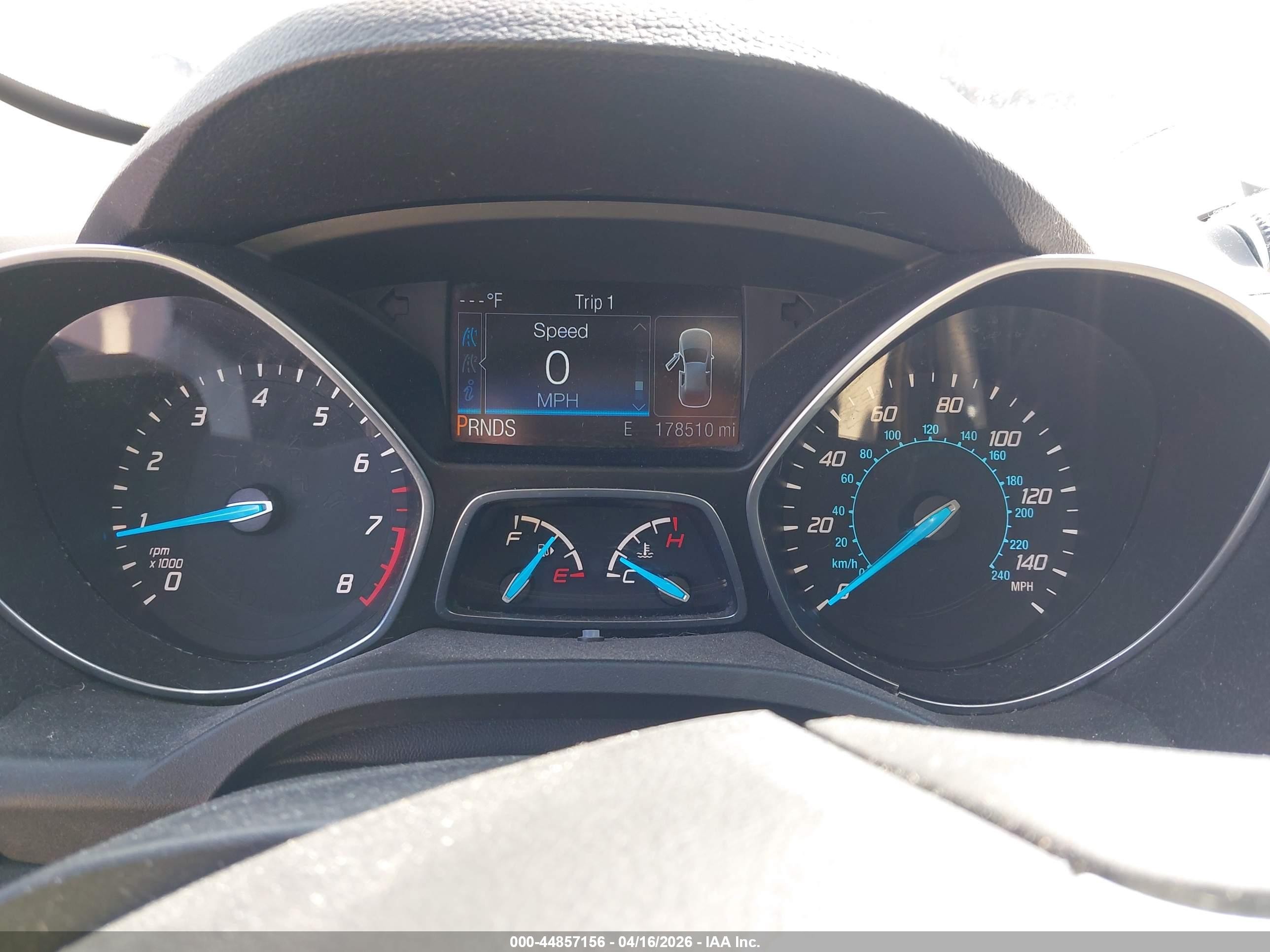 2014 Ford Escape Titanium White vin: 1FMCU0J93EUC20632
