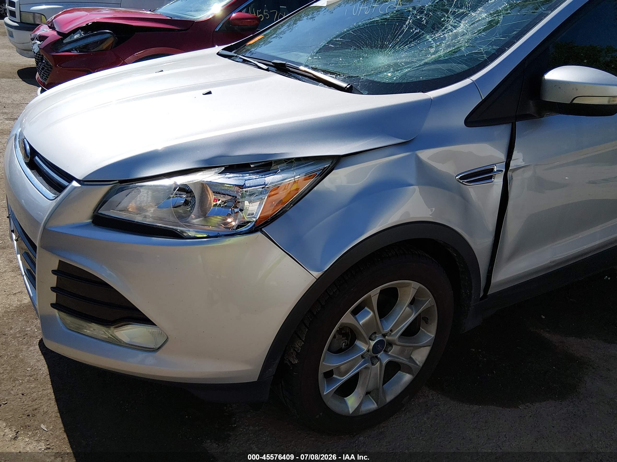 2014 Ford Escape Titanium Silver vin: 1FMCU0J93EUE37923