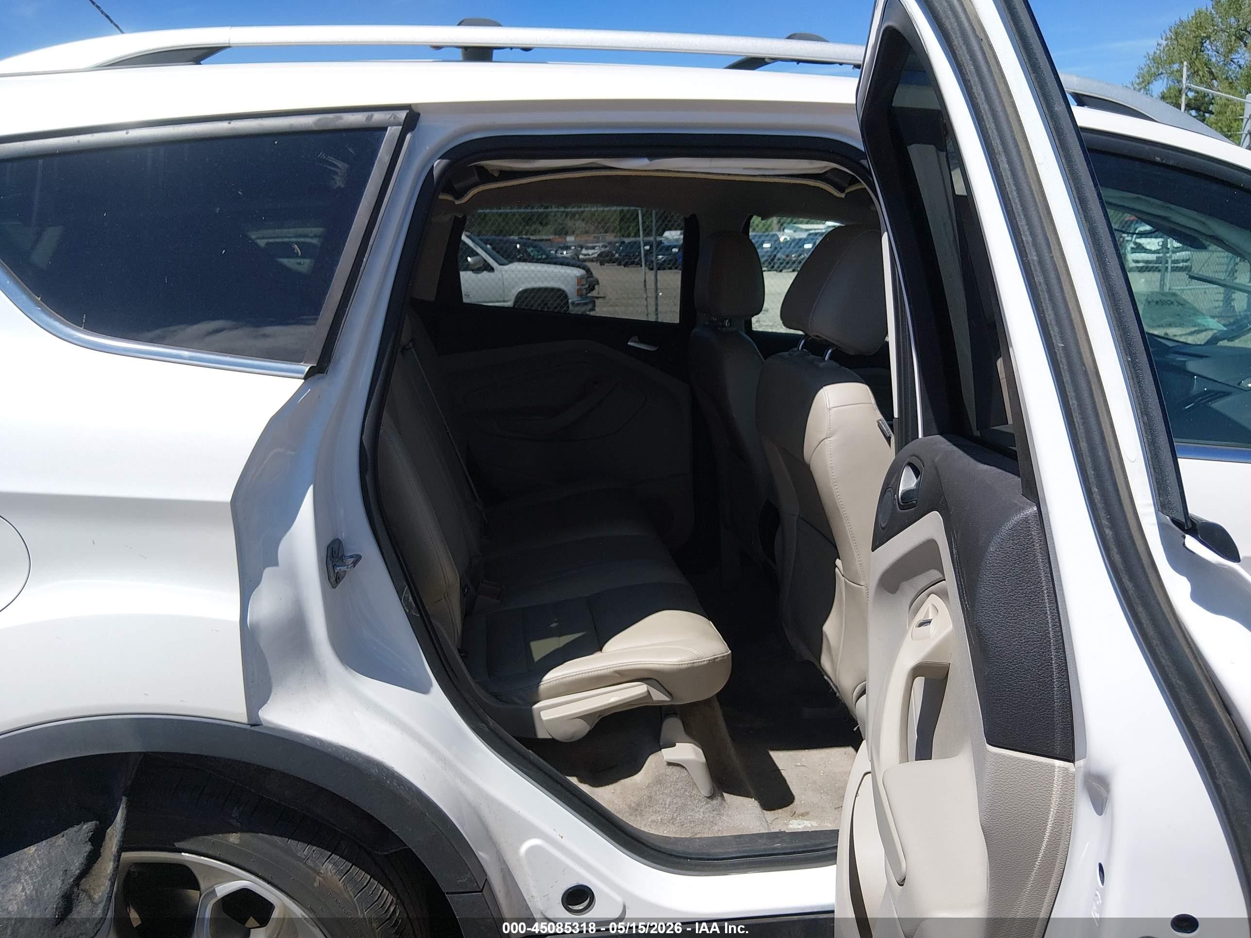2015 Ford Escape Titanium Белый vin: 1FMCU0J93FUA63170