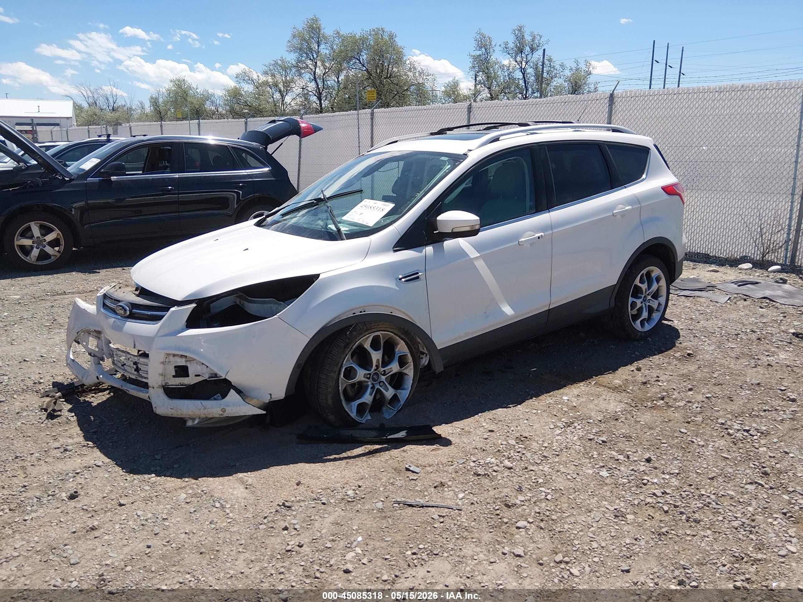 2015 Ford Escape Titanium Белый vin: 1FMCU0J93FUA63170