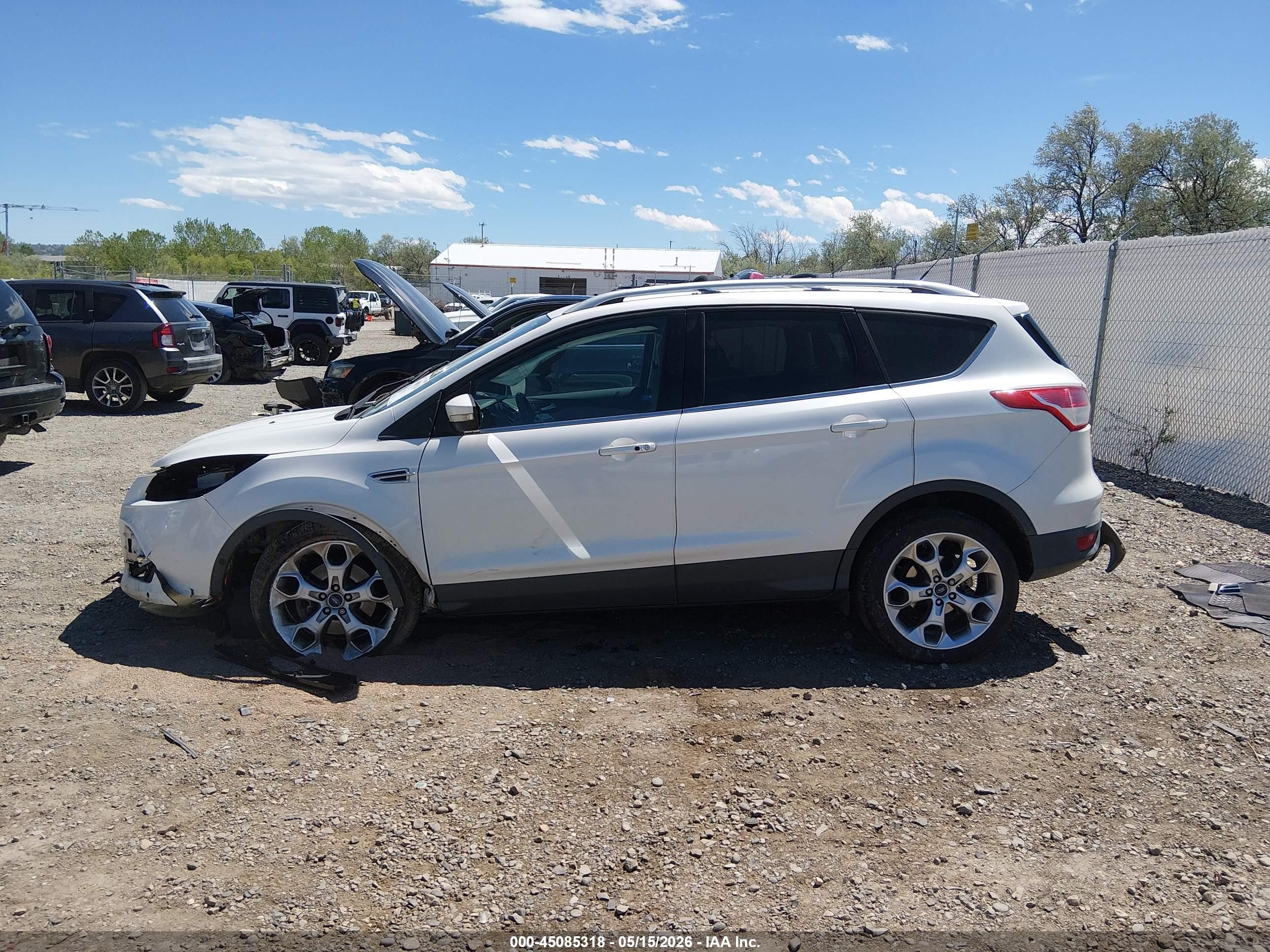 2015 Ford Escape Titanium Белый vin: 1FMCU0J93FUA63170