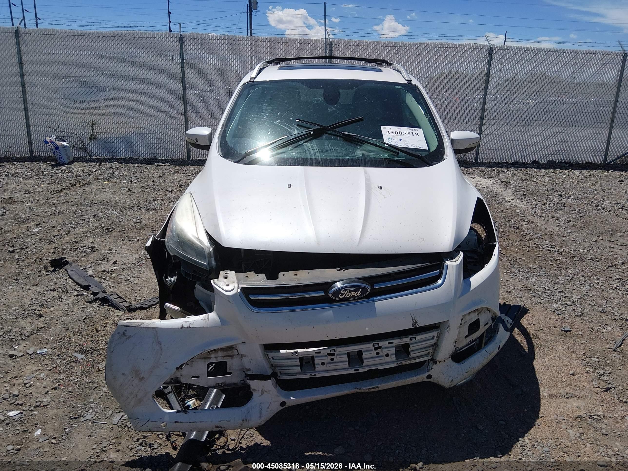 2015 Ford Escape Titanium Белый vin: 1FMCU0J93FUA63170