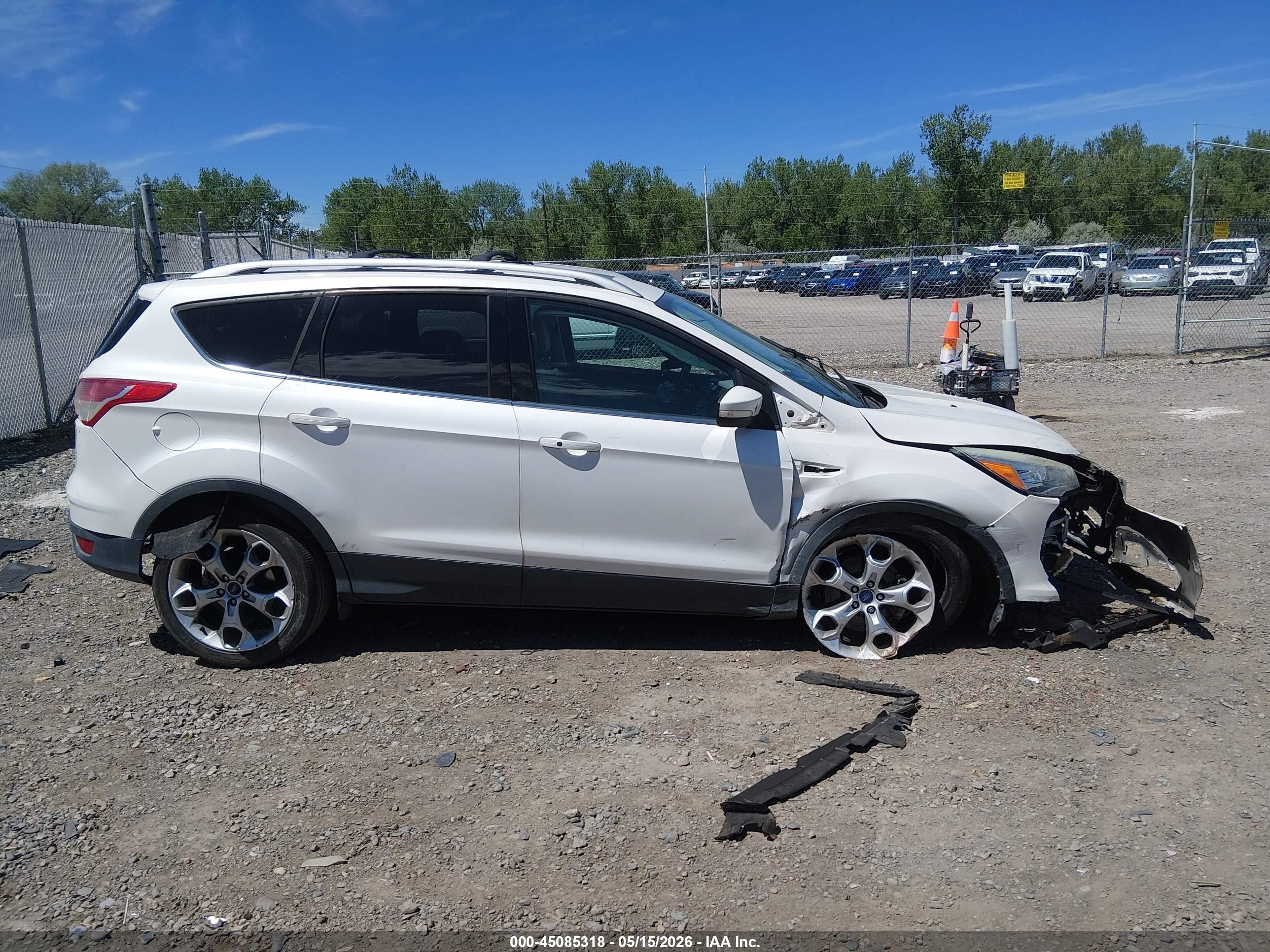 2015 Ford Escape Titanium Белый vin: 1FMCU0J93FUA63170