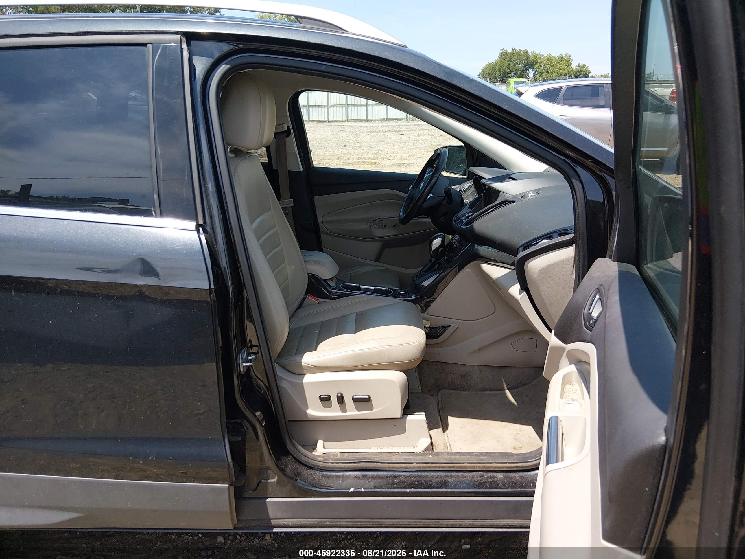 2015 Ford Escape Titanium Черный vin: 1FMCU0J93FUA68661