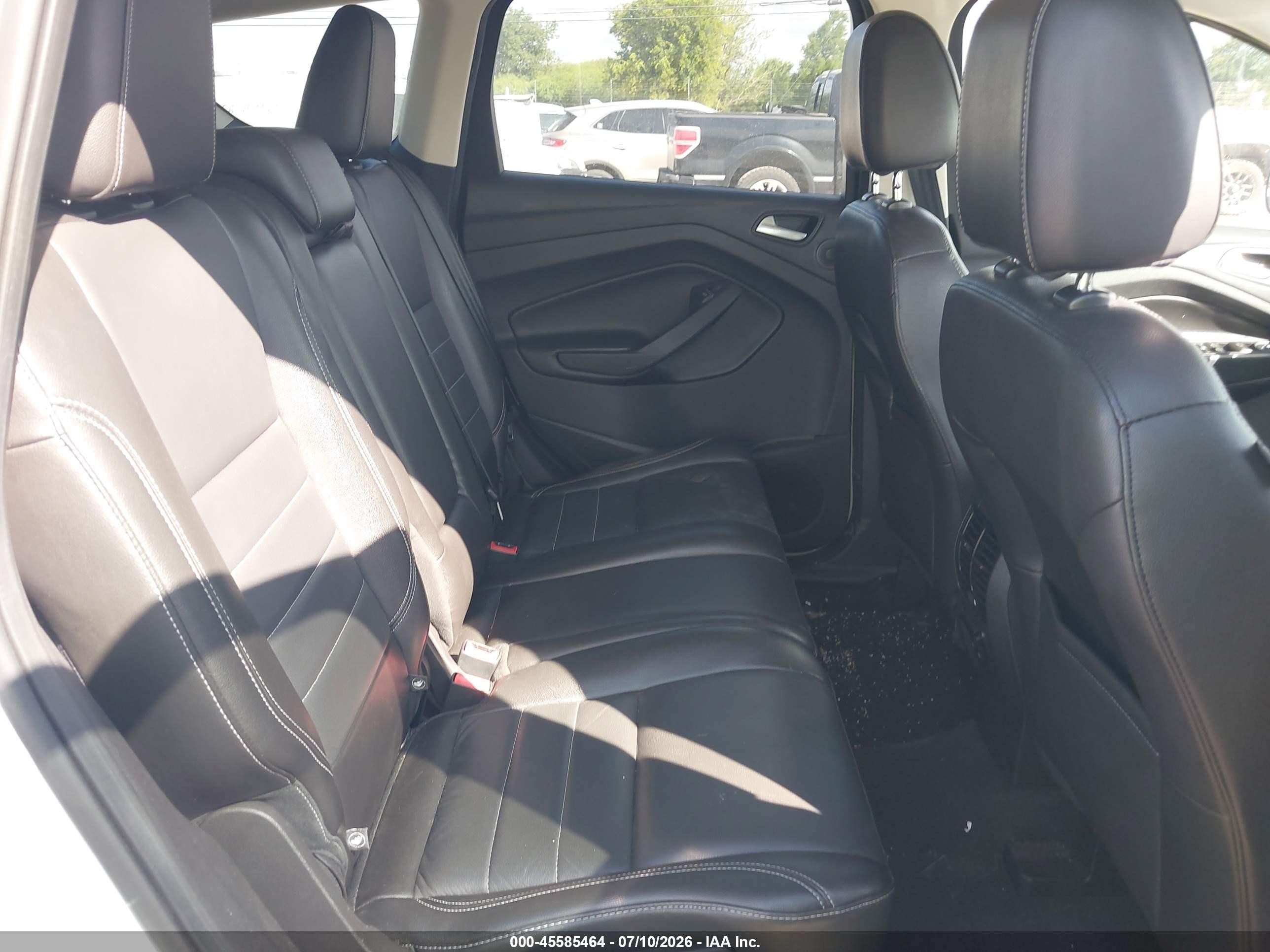 2015 Ford Escape Titanium White vin: 1FMCU0J93FUB93448