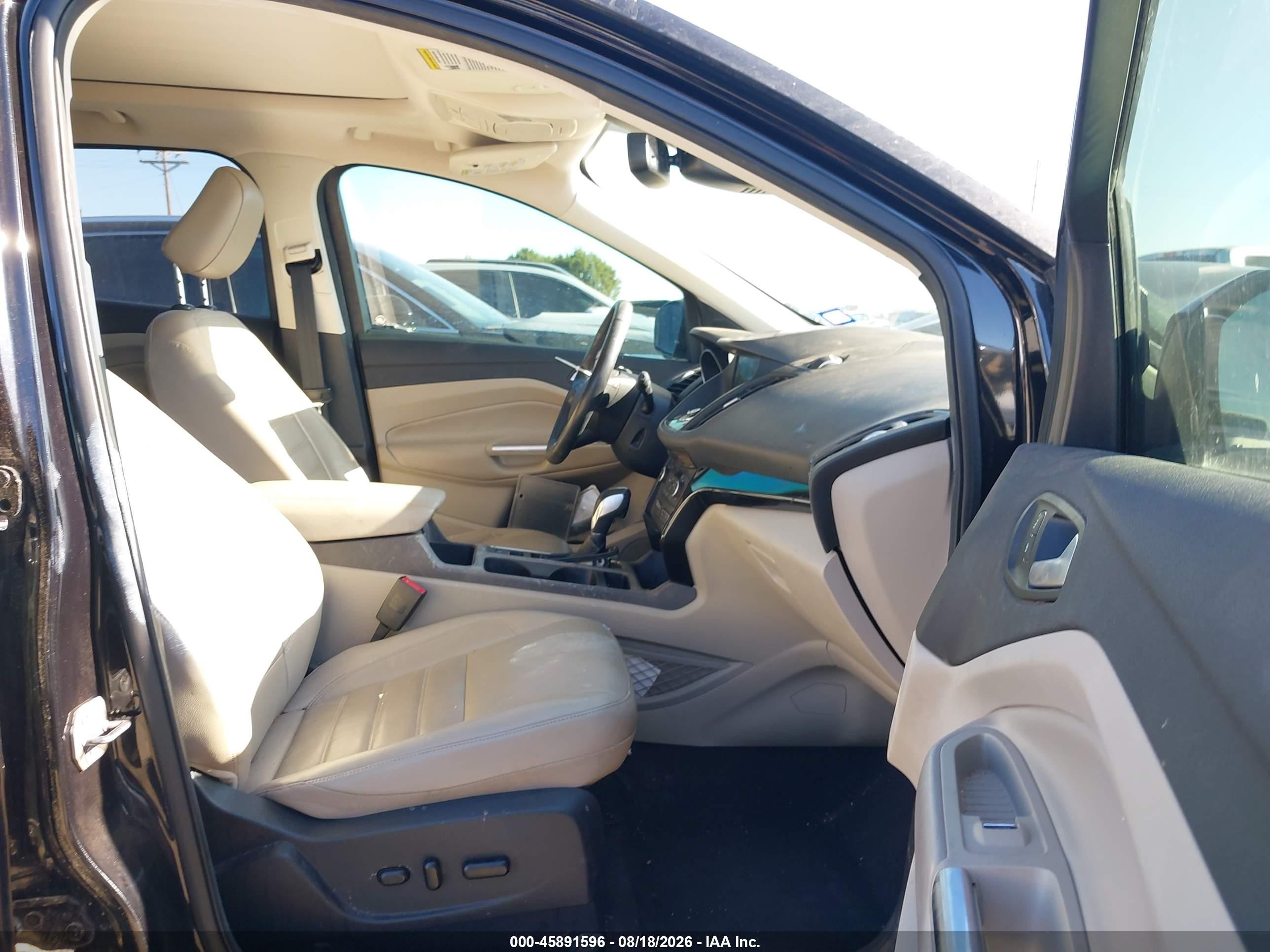 2019 Ford Escape Titanium Black vin: 1FMCU0J93KUC29407