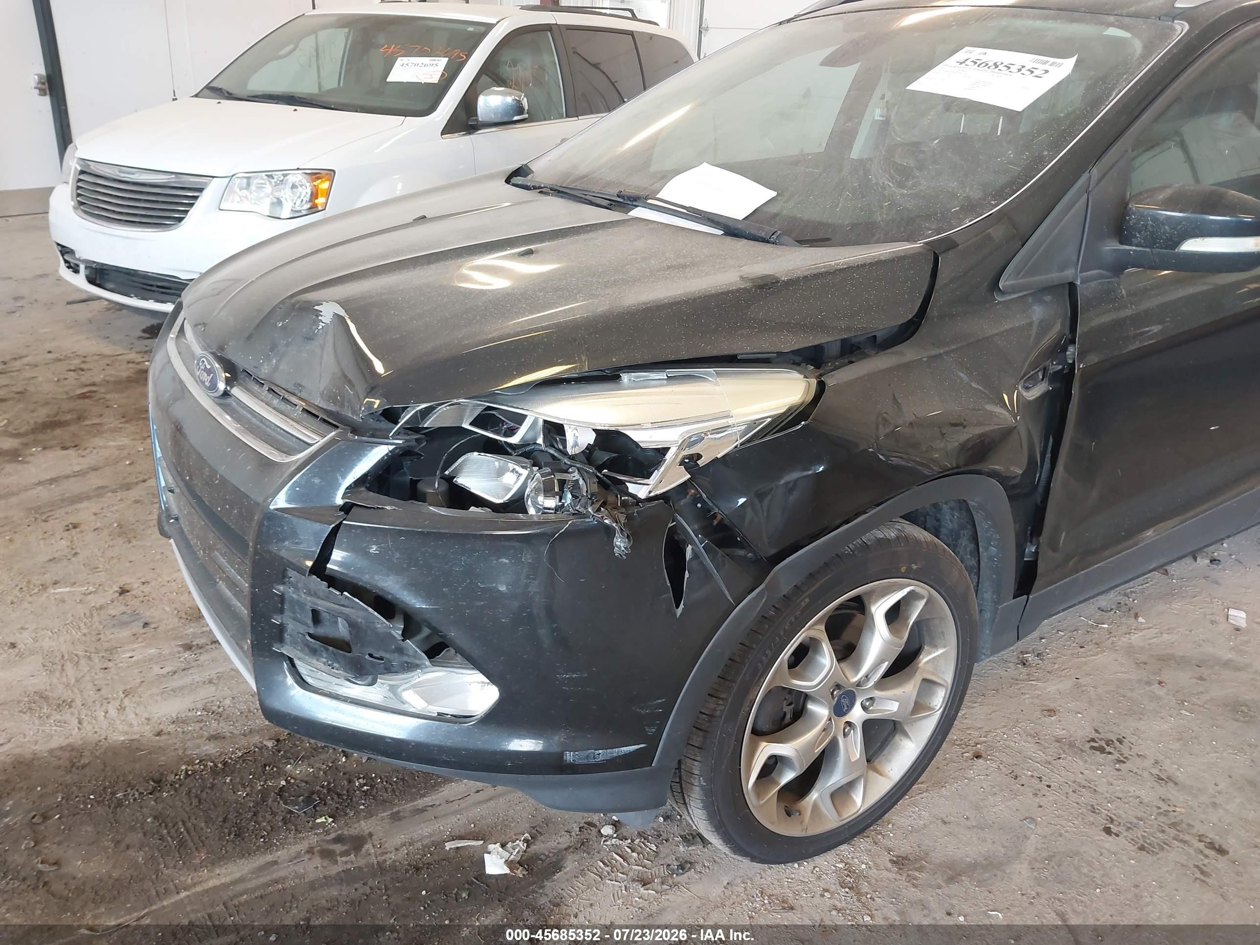 2013 Ford Escape Titanium Black vin: 1FMCU0J94DUB45549