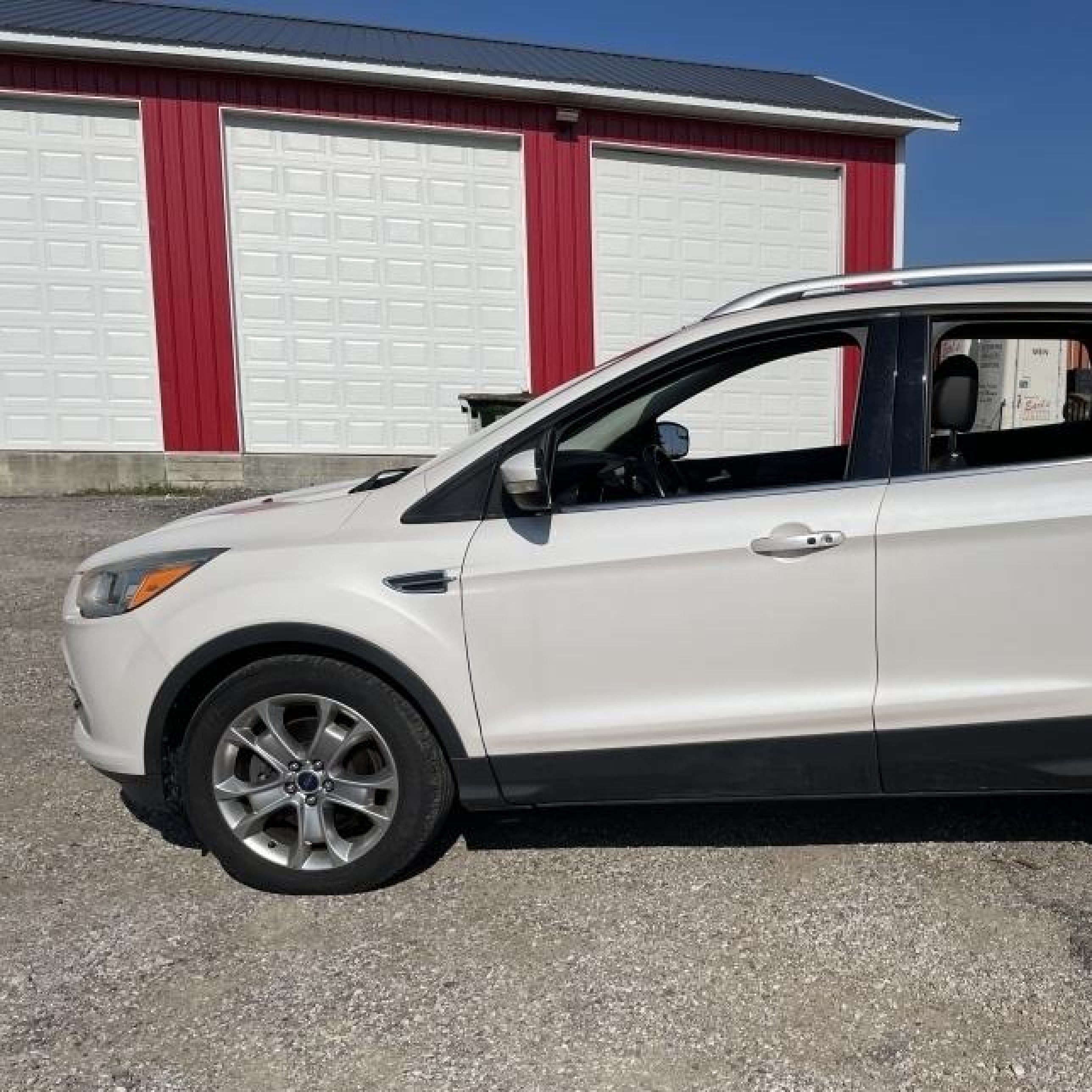 2014 Ford Escape Titanium White vin: 1FMCU0J94EUB17543