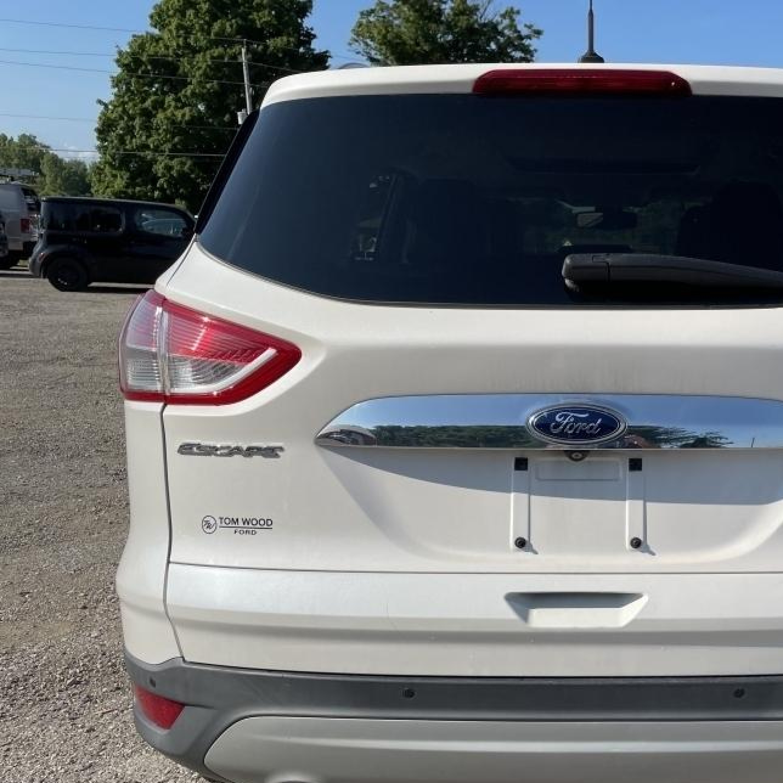 2014 Ford Escape Titanium White vin: 1FMCU0J94EUB17543