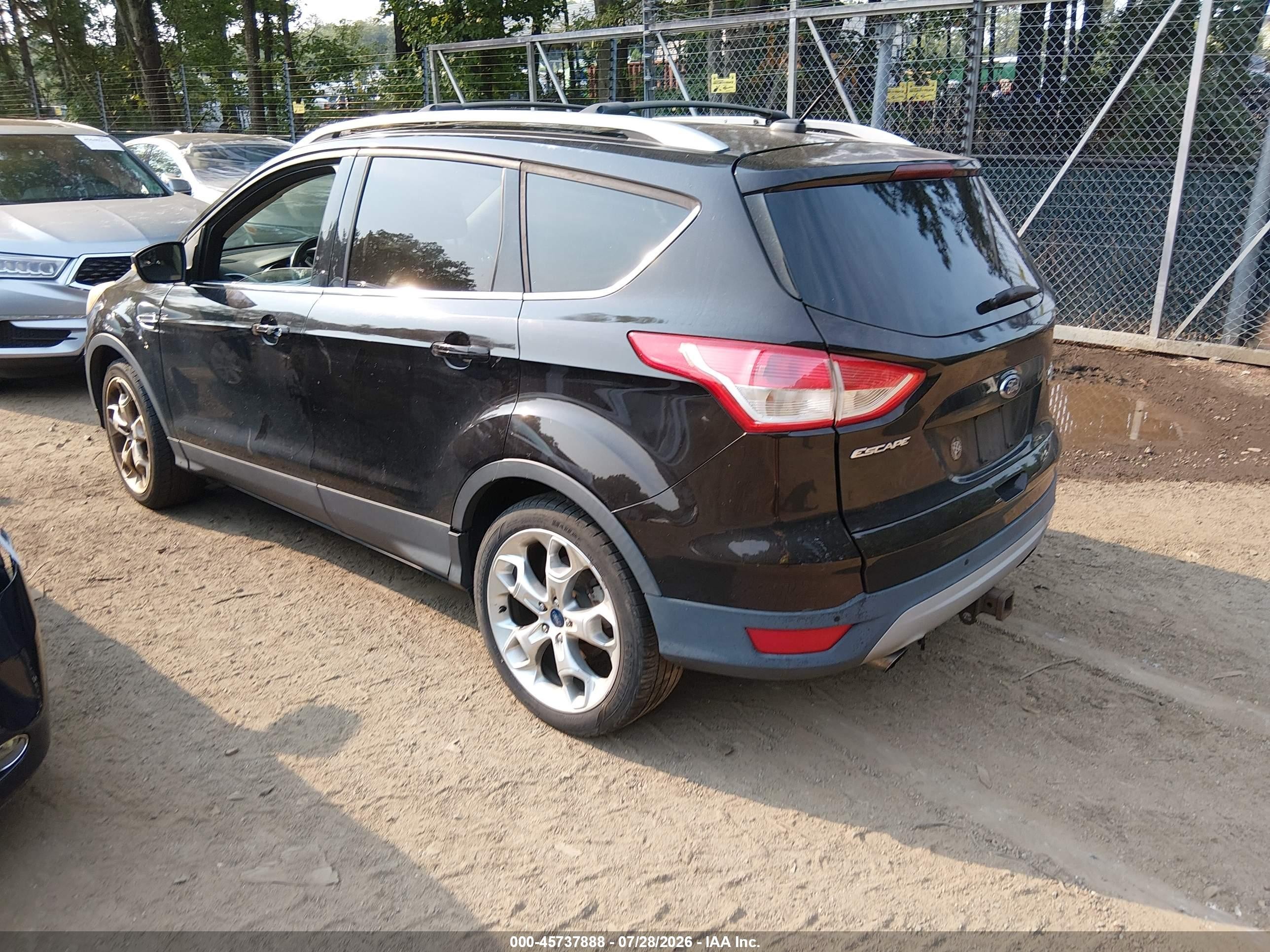 2013 Ford Escape Titanium Черный vin: 1FMCU0J95DUB51490