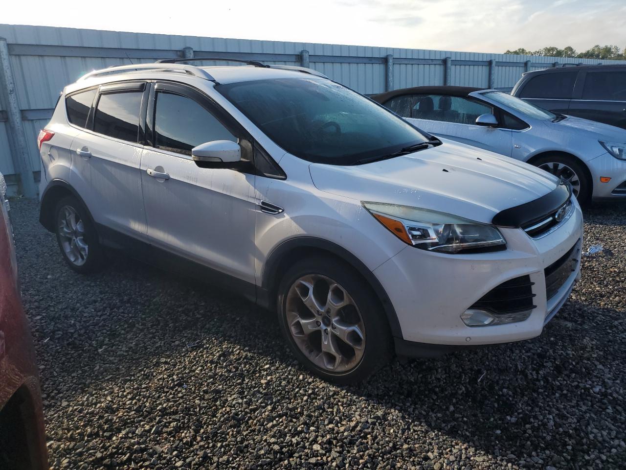 2013 Ford Escape Titanium White vin: 1FMCU0J95DUD64679