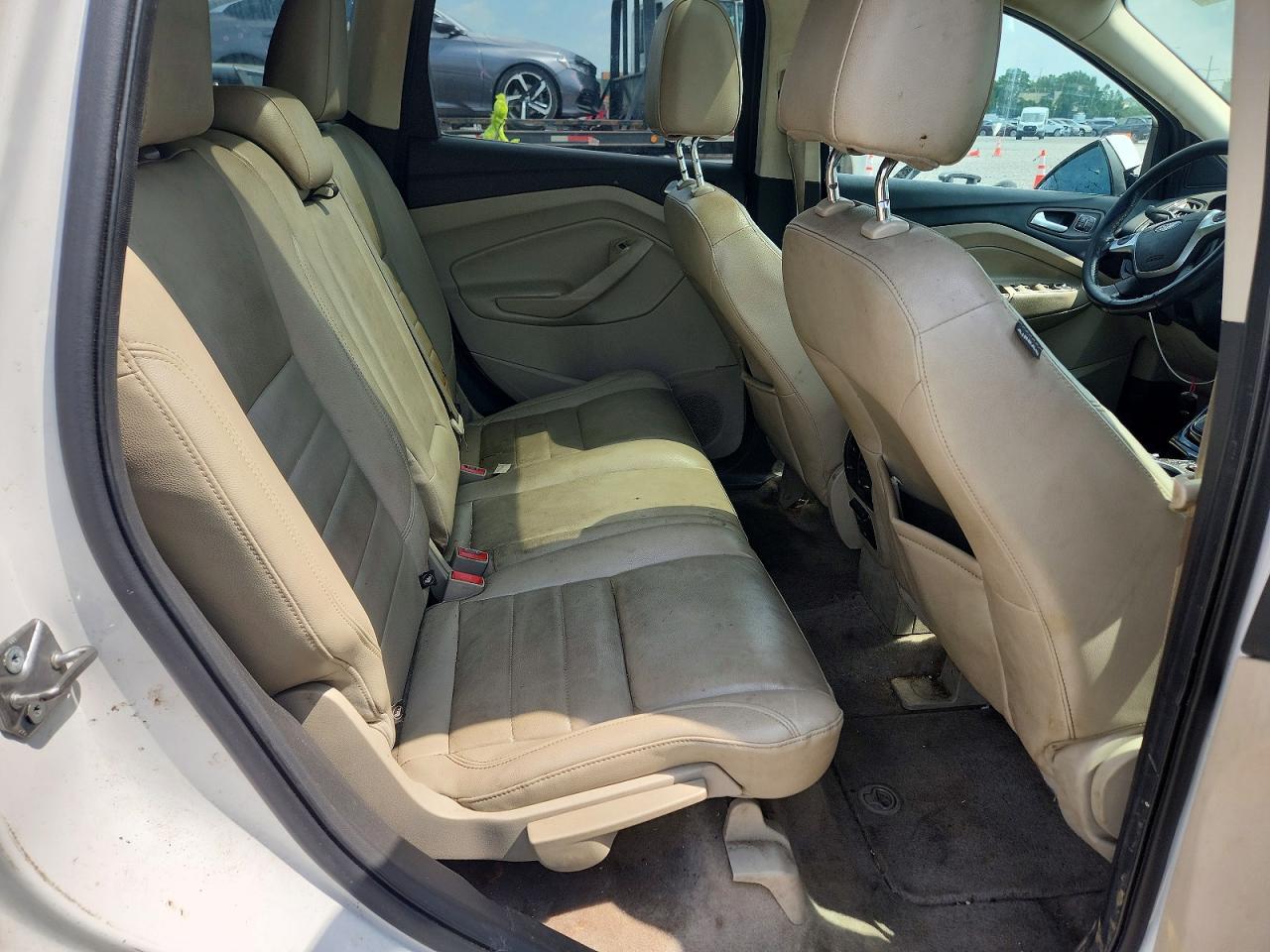 2014 Ford Escape White vin: 1FMCU0J95EUC51476