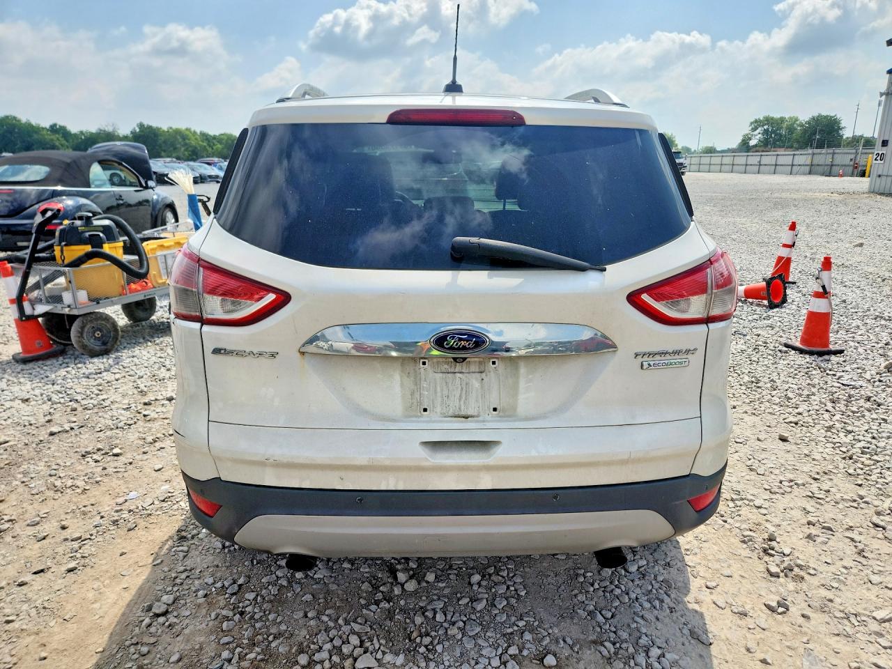 2014 Ford Escape White vin: 1FMCU0J95EUC51476