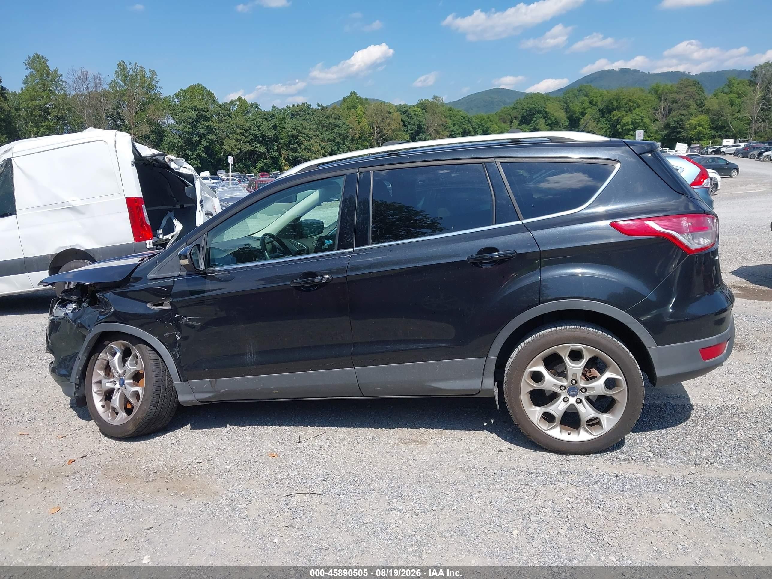 2013 Ford Escape Titanium Черный vin: 1FMCU0J96DUA32895